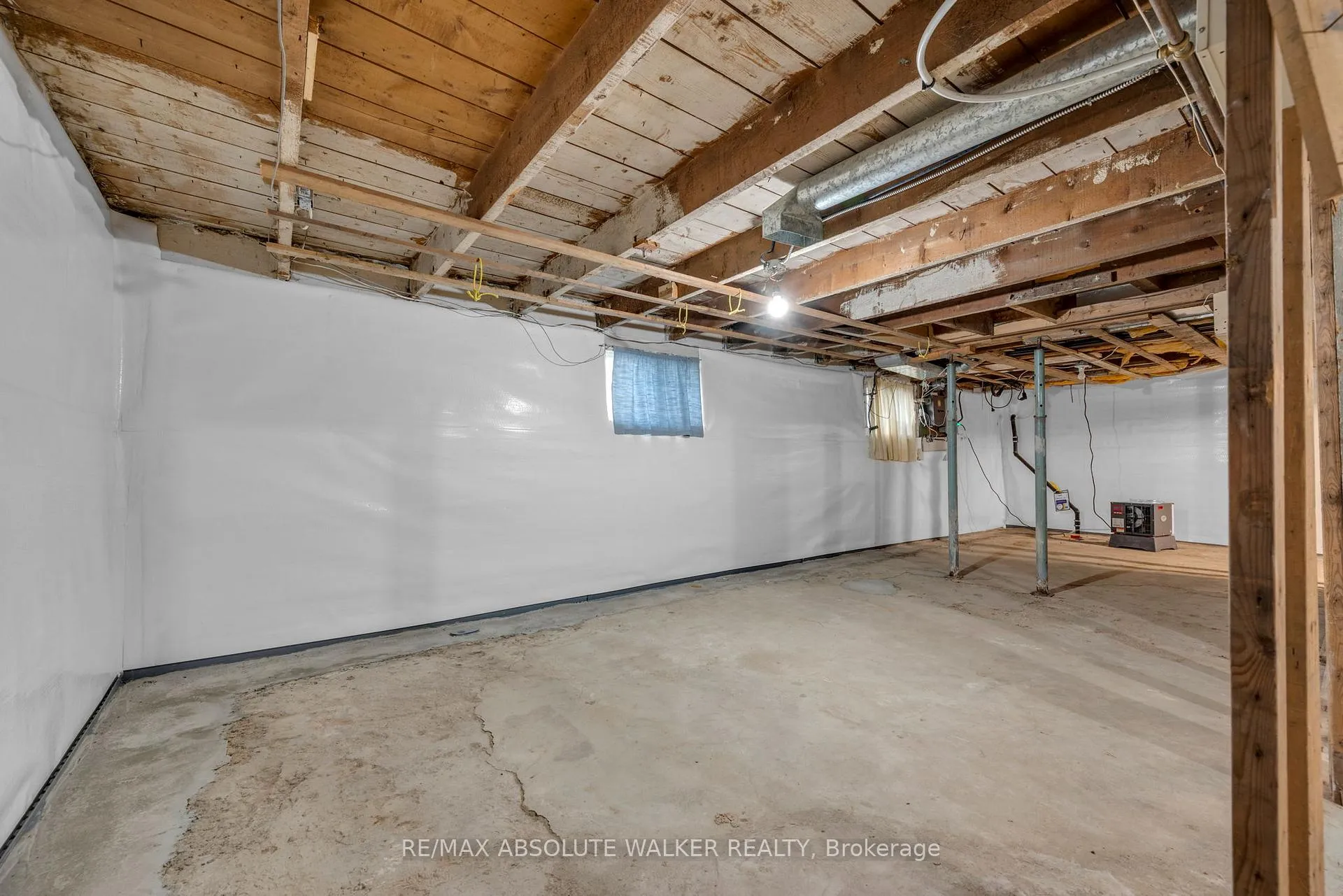 Photo 17 of 412 Montreal Road, Ottawa, Vanier — HOMEH