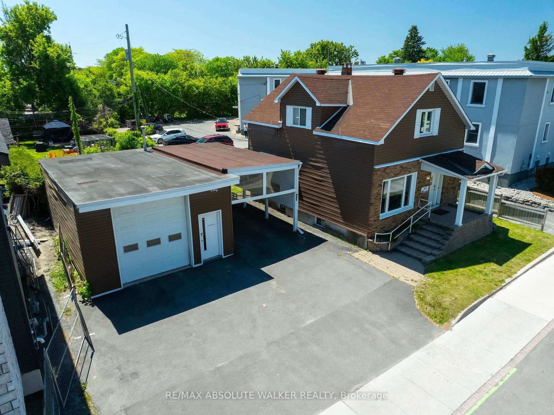 Photo 23 of 412 Montreal Road, Ottawa, Vanier — HOMEH