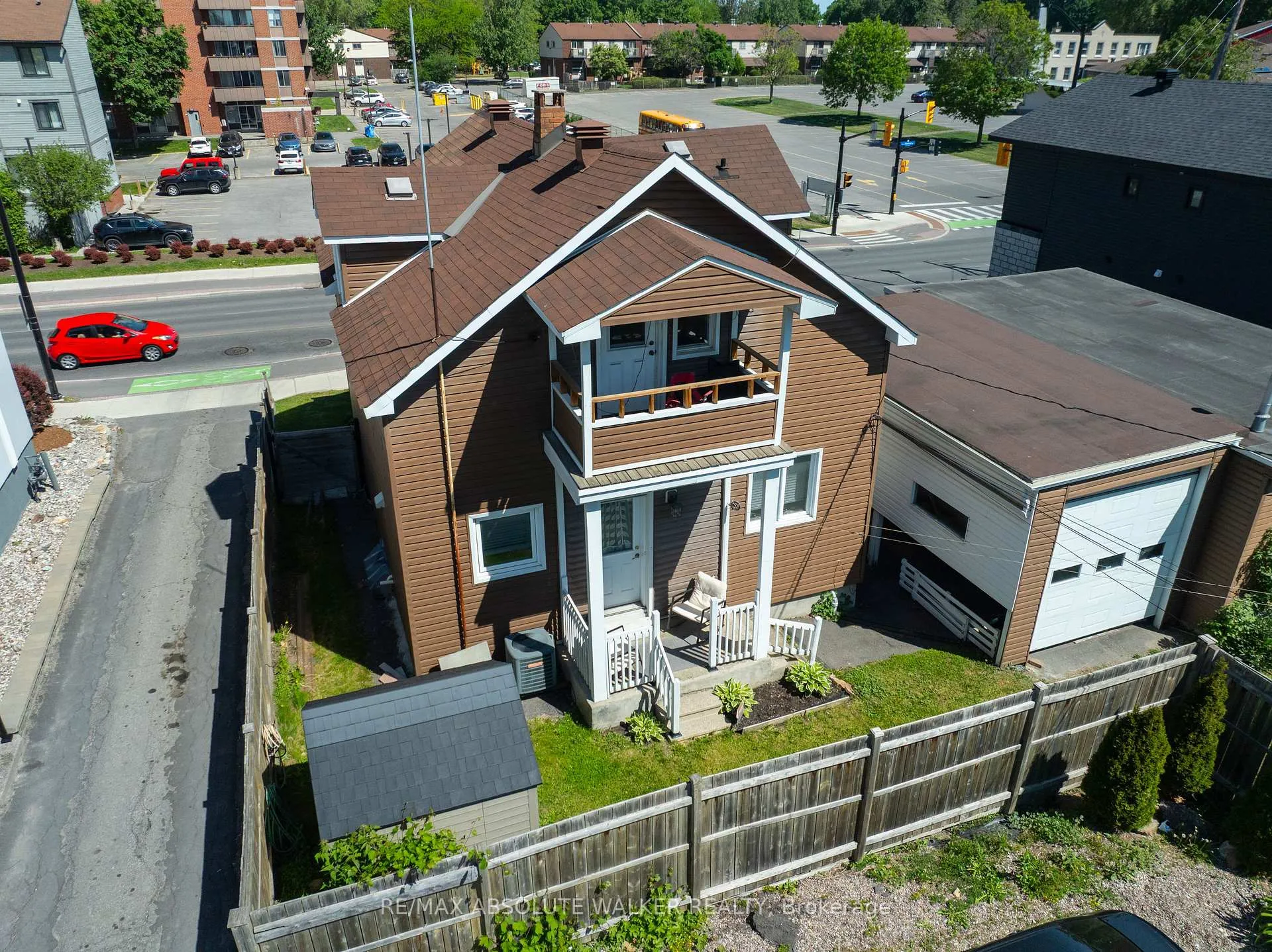 Photo 24 of 412 Montreal Road, Ottawa, Vanier — HOMEH