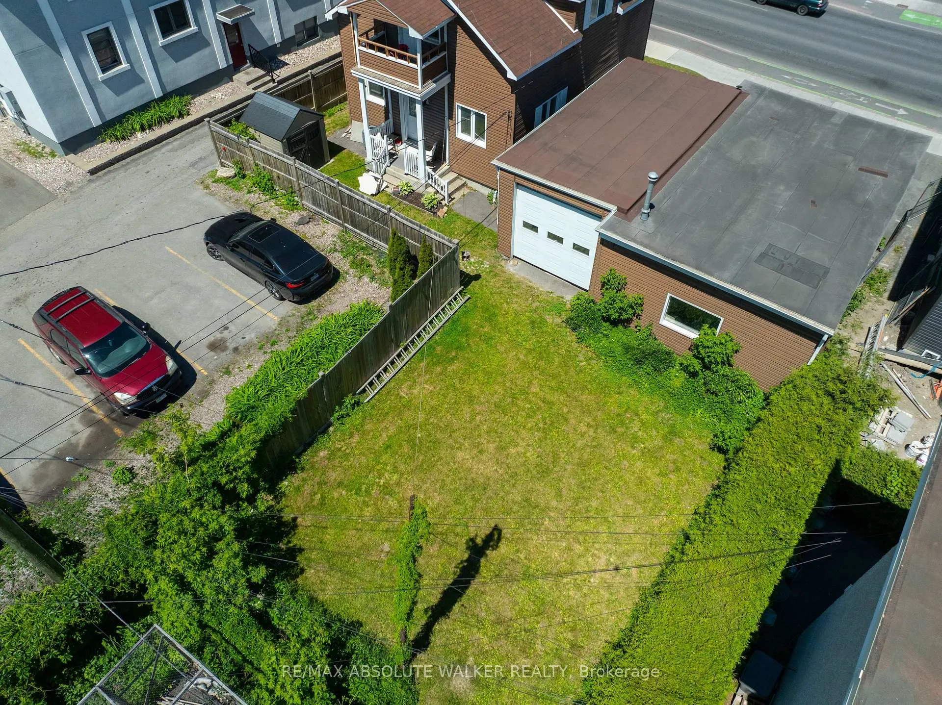 Photo 25 of 412 Montreal Road, Ottawa, Vanier — HOMEH