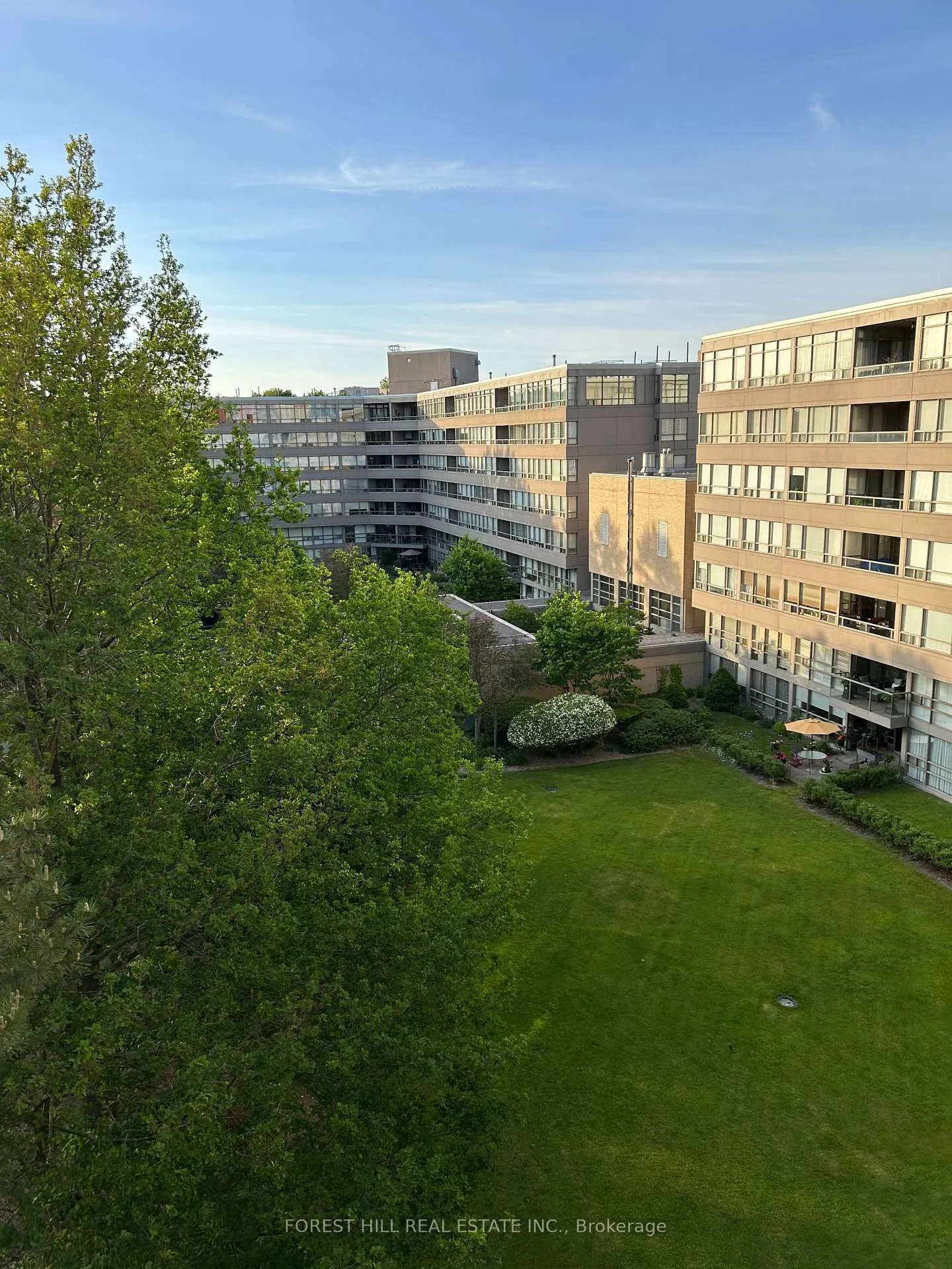 Photo 5 of Unit 602, 18 Lower Village Gate, Toronto, Forest Hill South — HOMEH