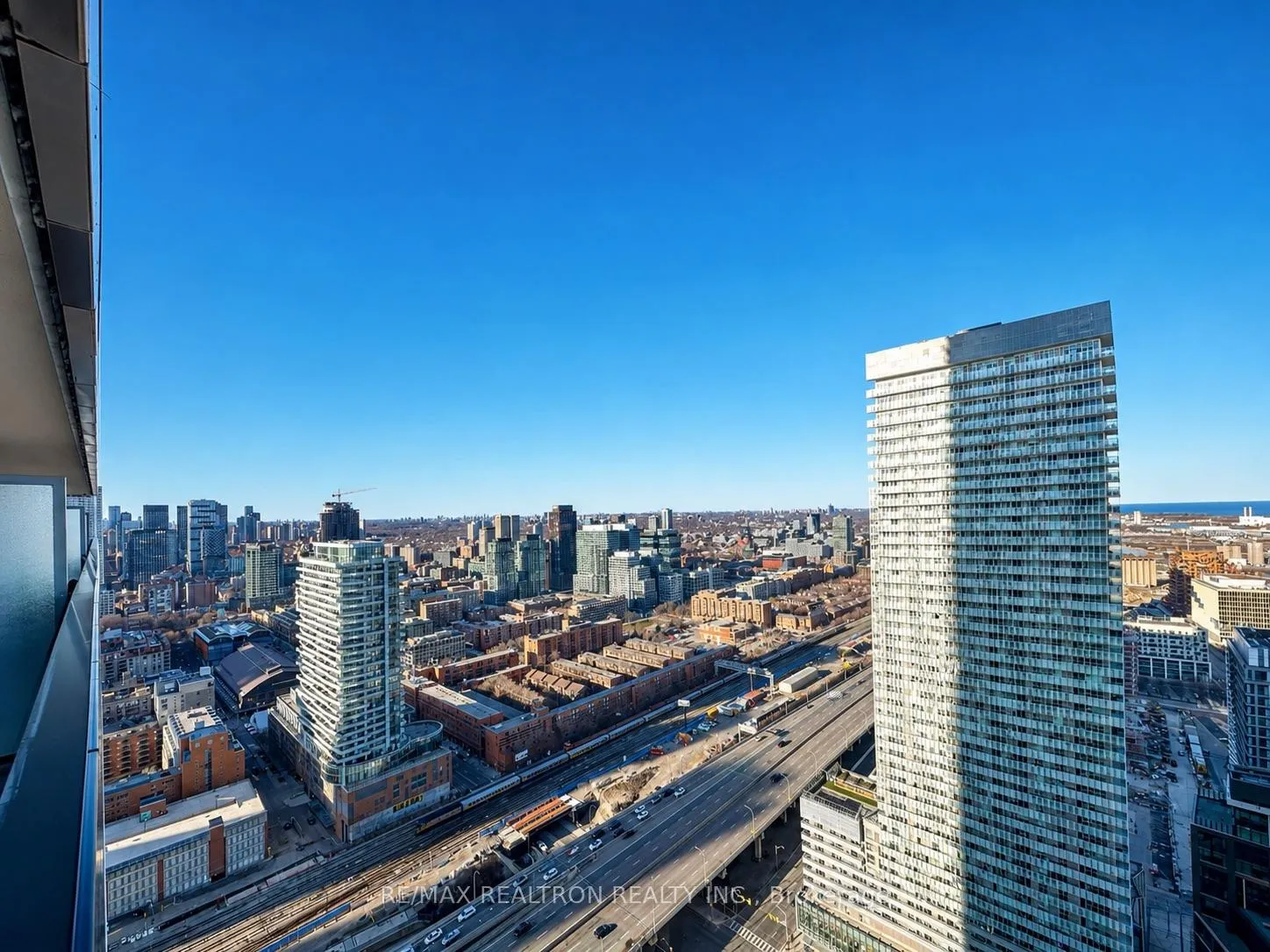 Photo 5 of Unit 4307, 138 Downes Street, Toronto, Waterfront Communities — HOMEH