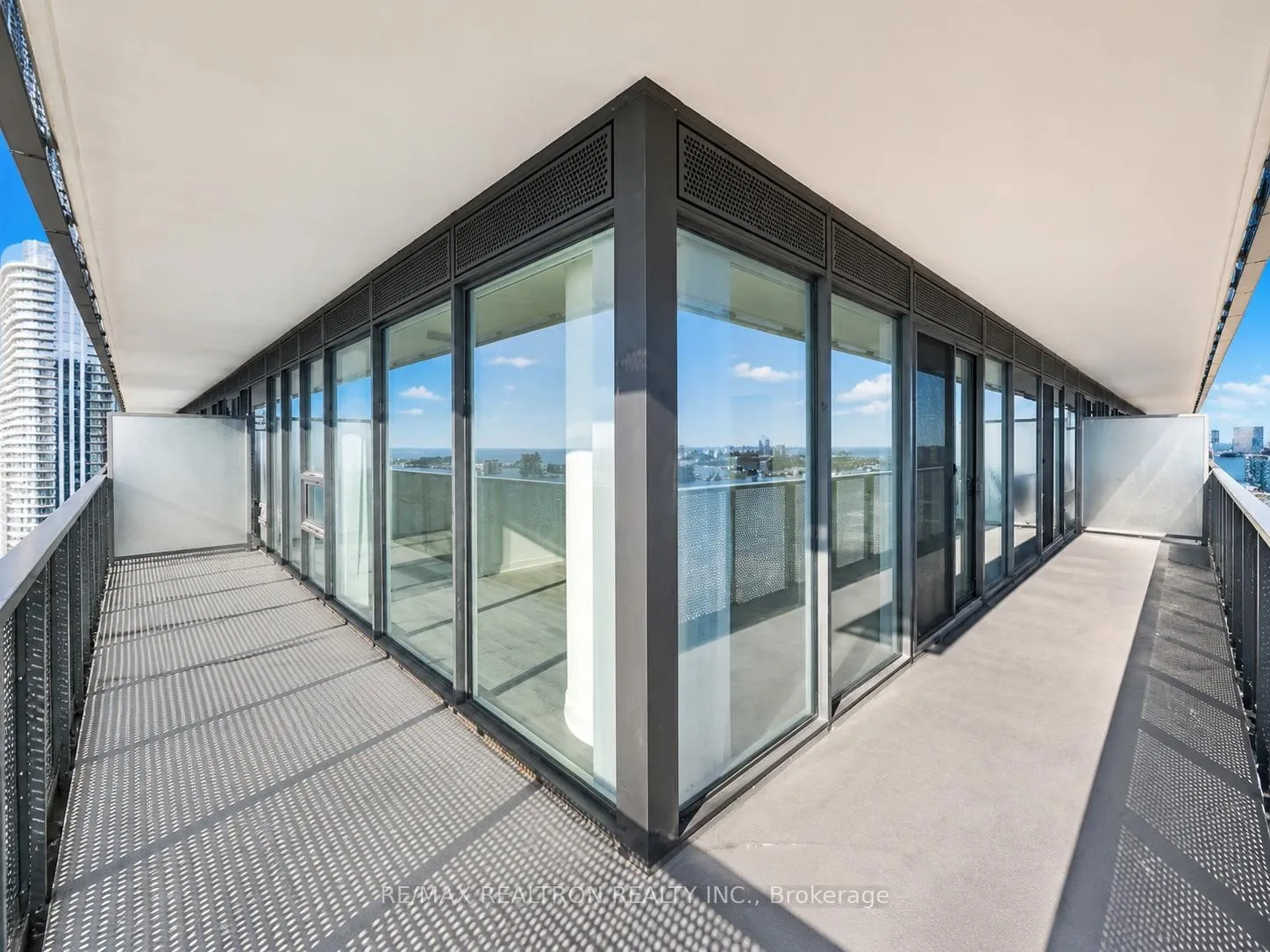Photo 10 of Unit 4307, 138 Downes Street, Toronto, Waterfront Communities — HOMEH