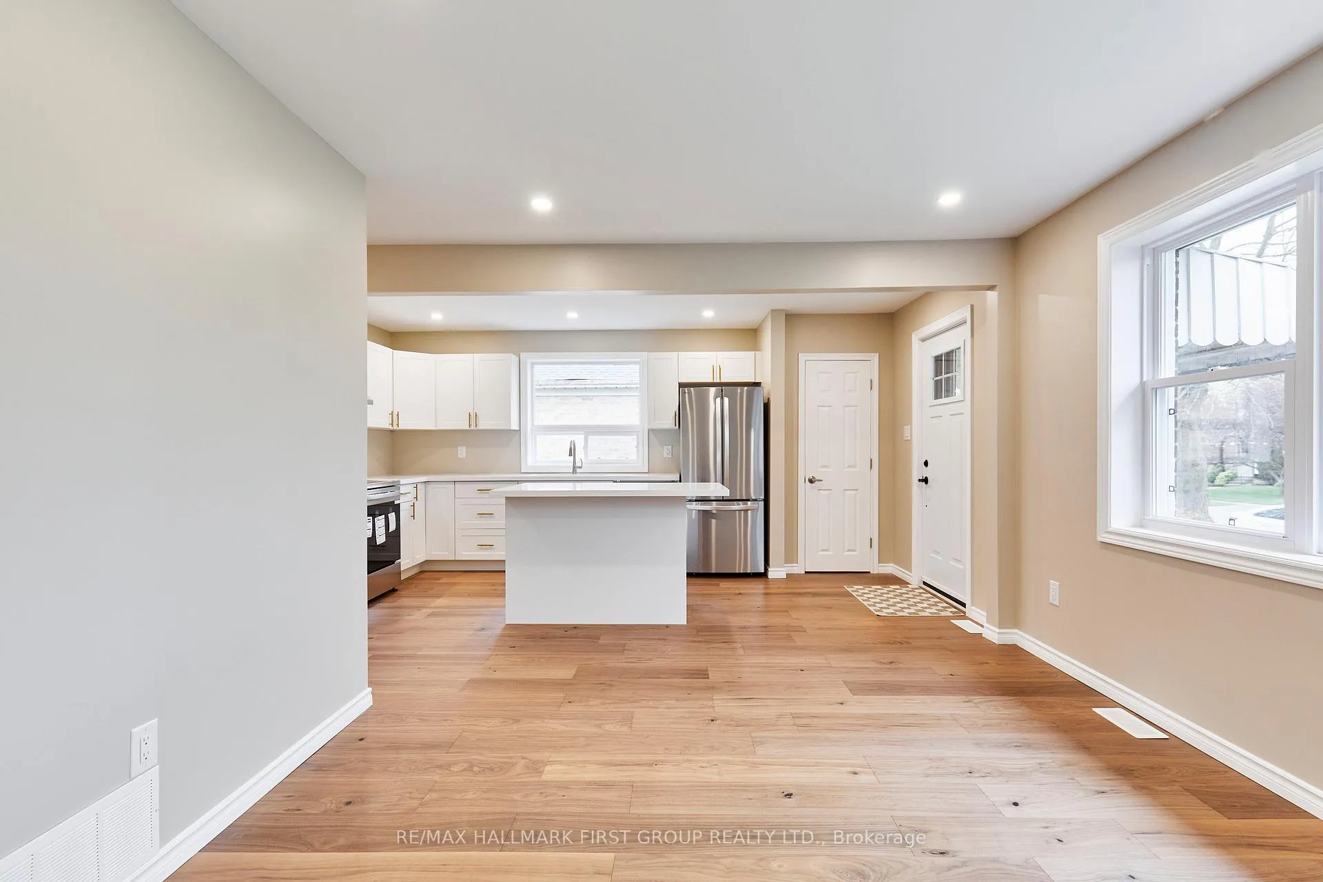 Photo 13 of 295 Baldwin Street, Oshawa, Donevan — HOMEH