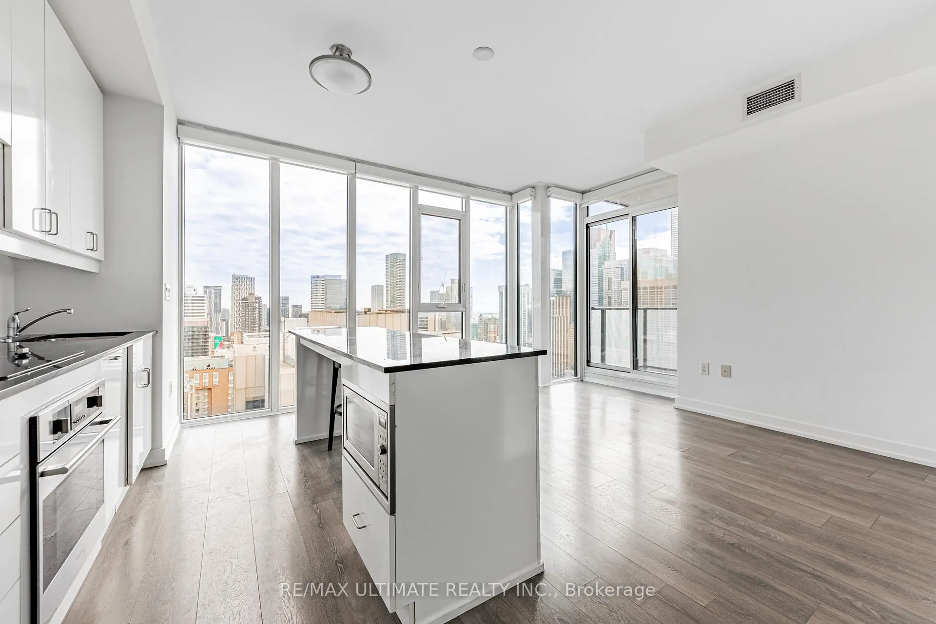 Photo 2 of Unit 3508, 426 University Avenue, Toronto, Kensington-Chinatown — HOMEH
