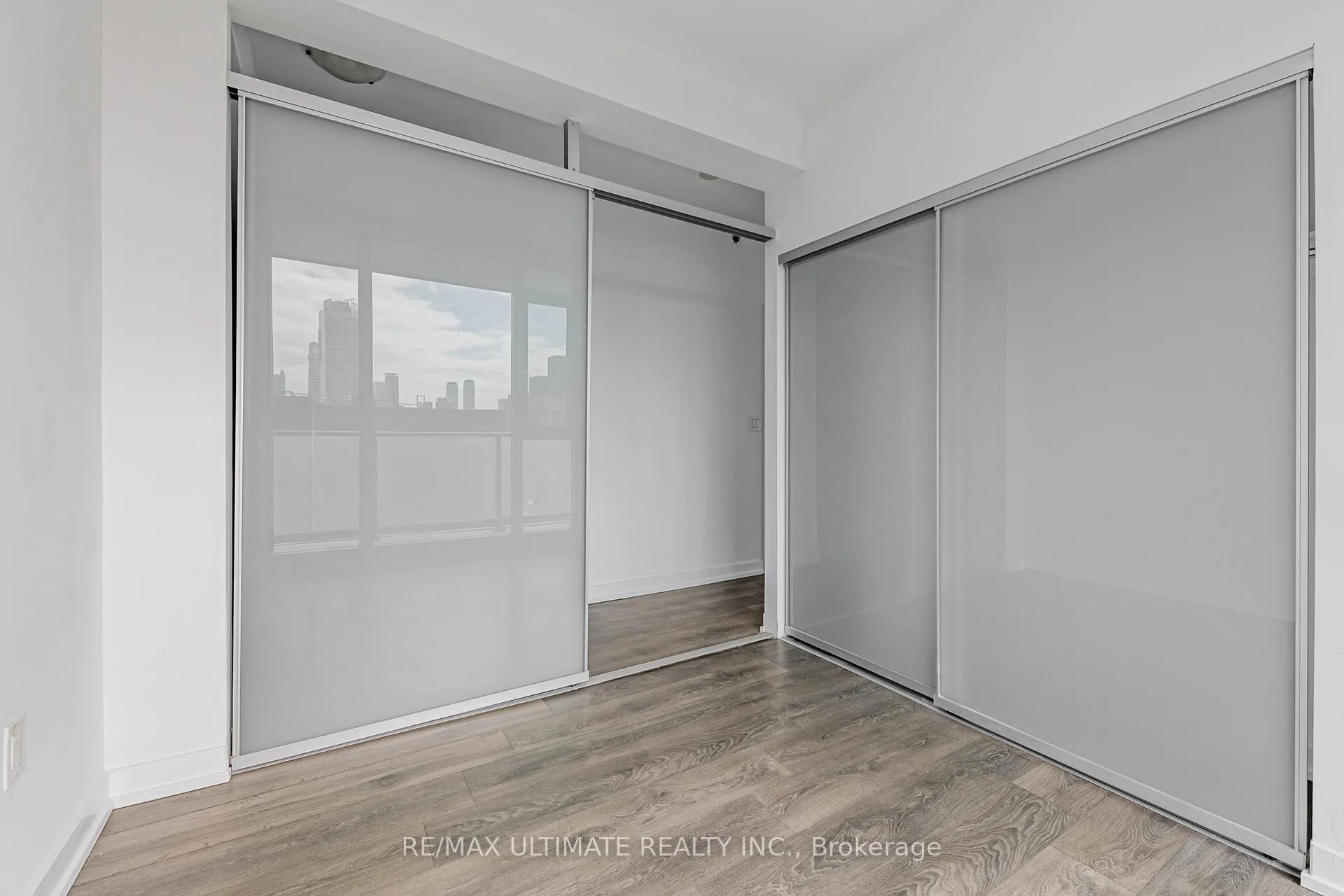 Photo 10 of Unit 3508, 426 University Avenue, Toronto, Kensington-Chinatown — HOMEH