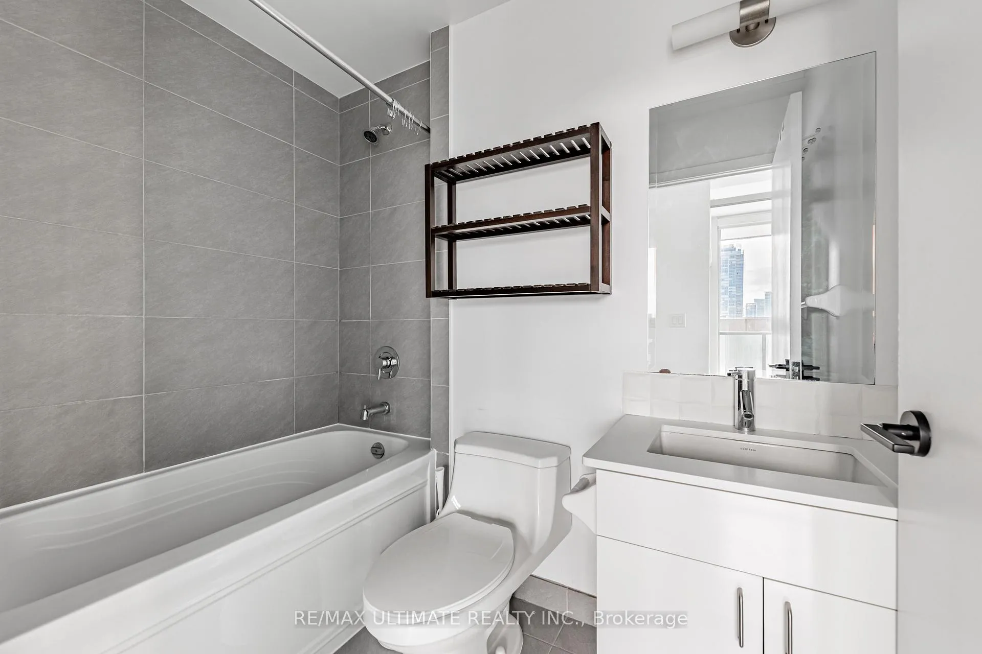 Photo 15 of Unit 3508, 426 University Avenue, Toronto, Kensington-Chinatown — HOMEH
