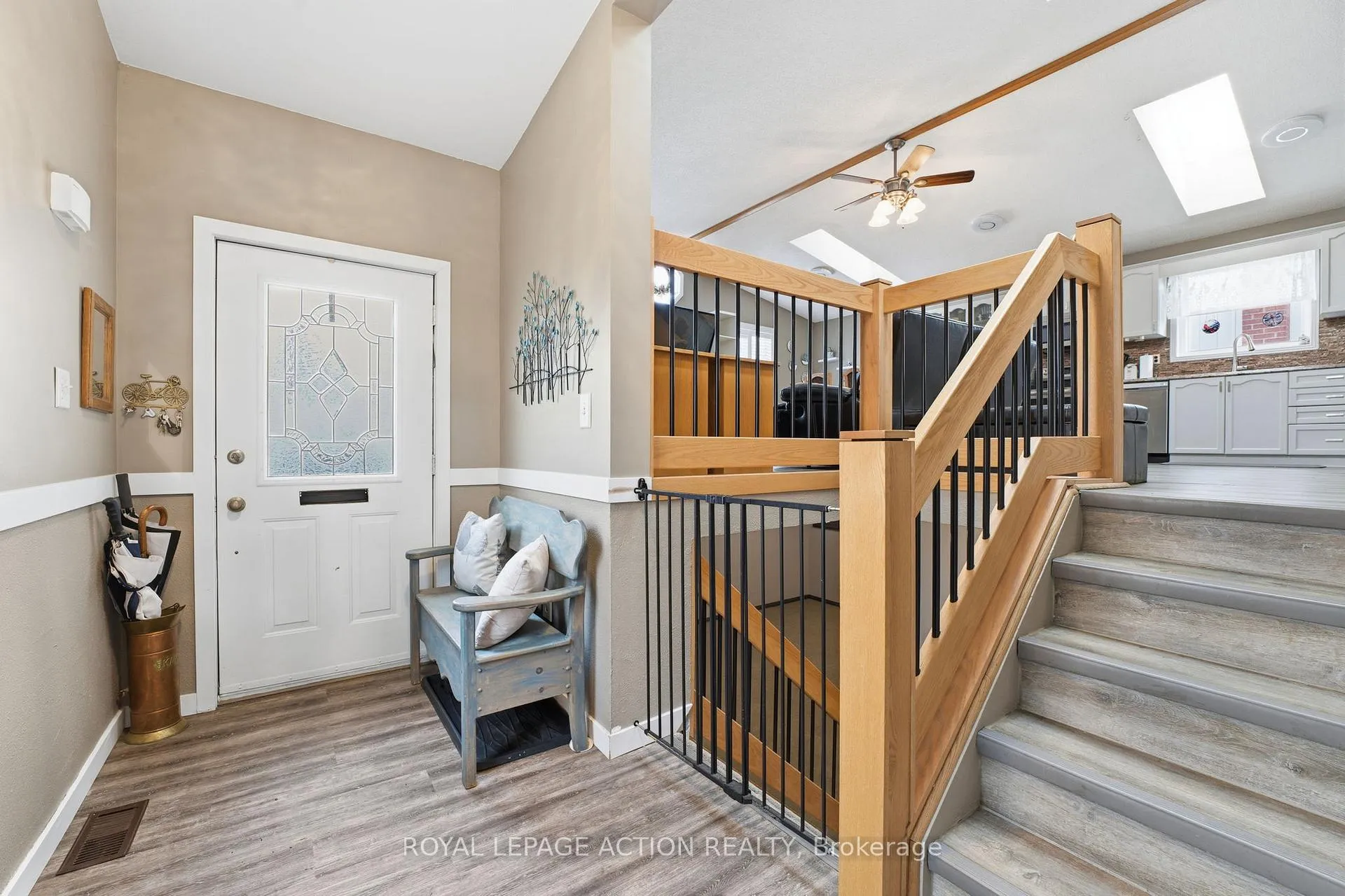 Photo 3 of 71 Barnes Avenue, Brantford — HOMEH
