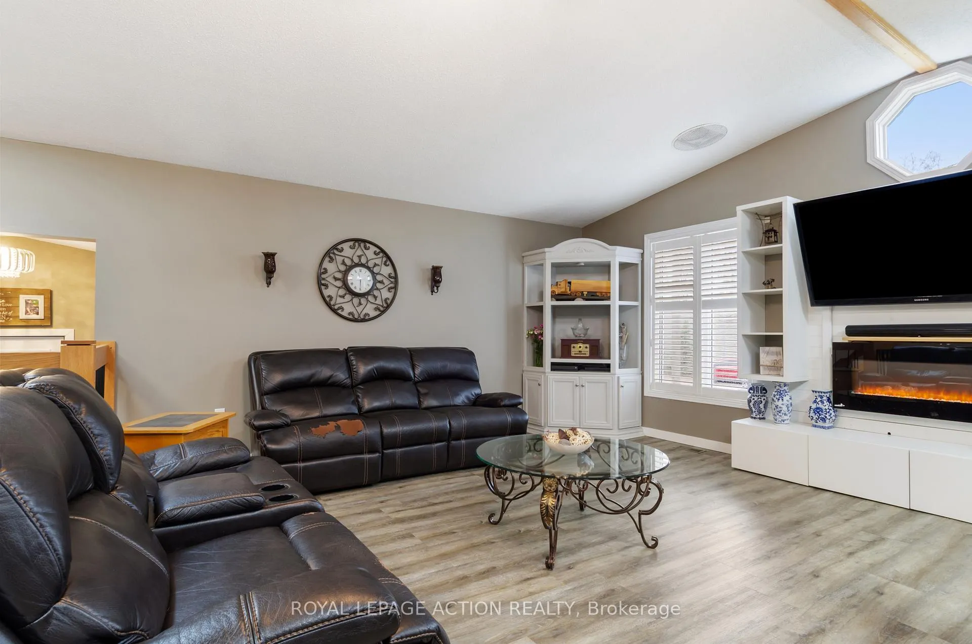 Photo 9 of 71 Barnes Avenue, Brantford — HOMEH