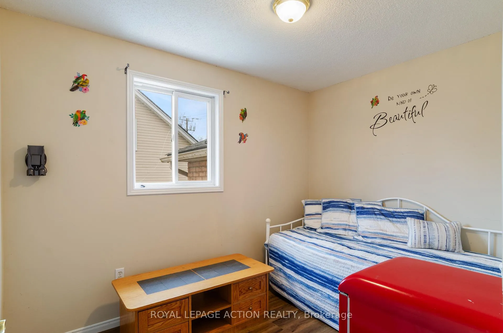Photo 12 of 71 Barnes Avenue, Brantford — HOMEH