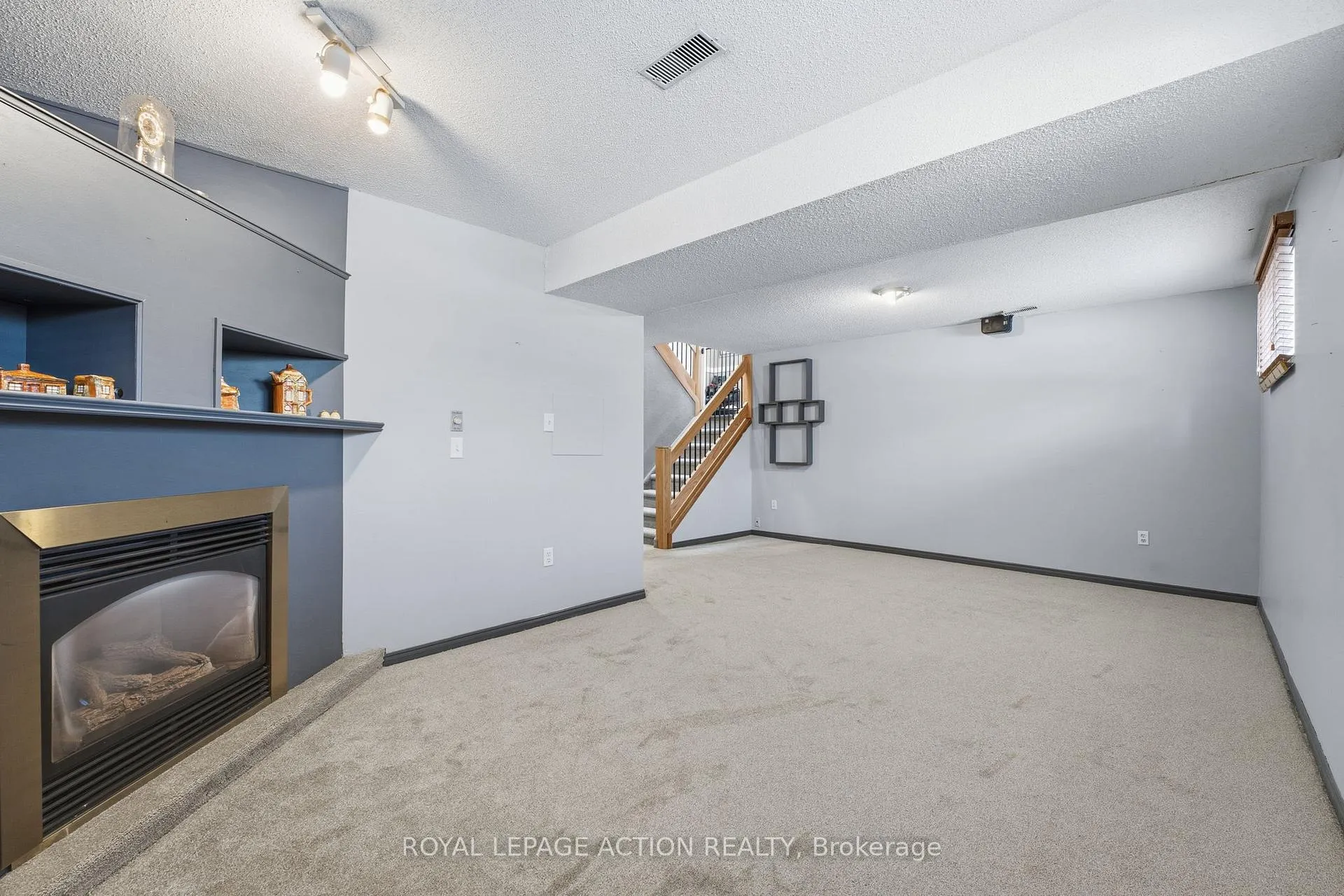Photo 17 of 71 Barnes Avenue, Brantford — HOMEH