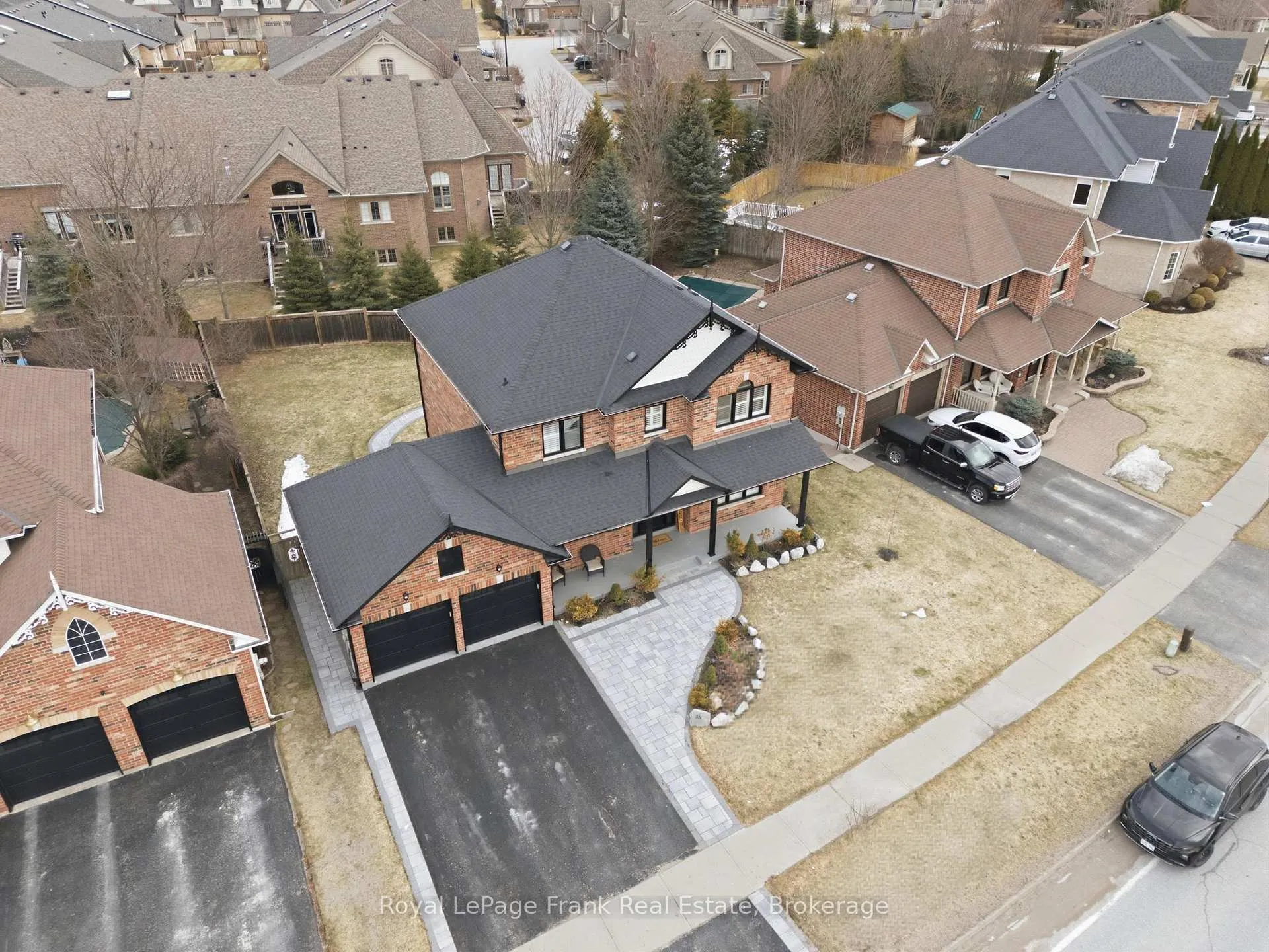 Photo 3 of 35 Nelkydd Lane, Uxbridge — HOMEH