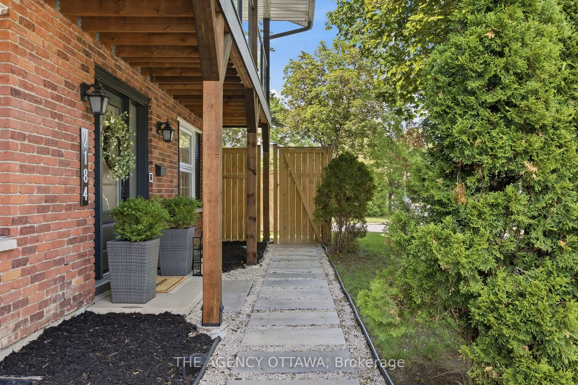 Photo 8 of 2184 Delmar Drive, Ottawa, Playfair Park — HOMEH