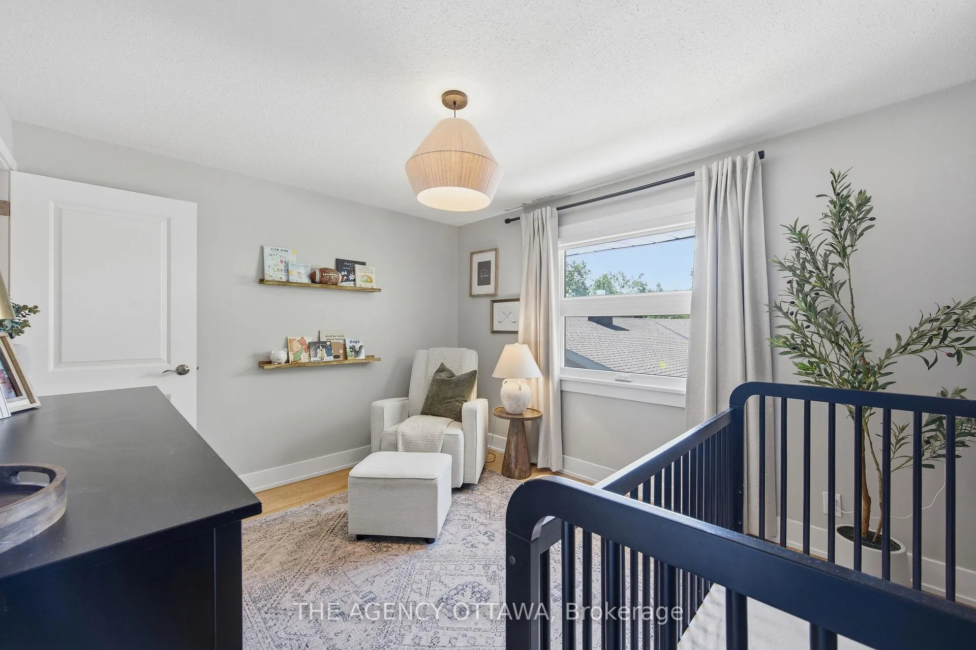 Photo 25 of 2184 Delmar Drive, Ottawa, Playfair Park — HOMEH
