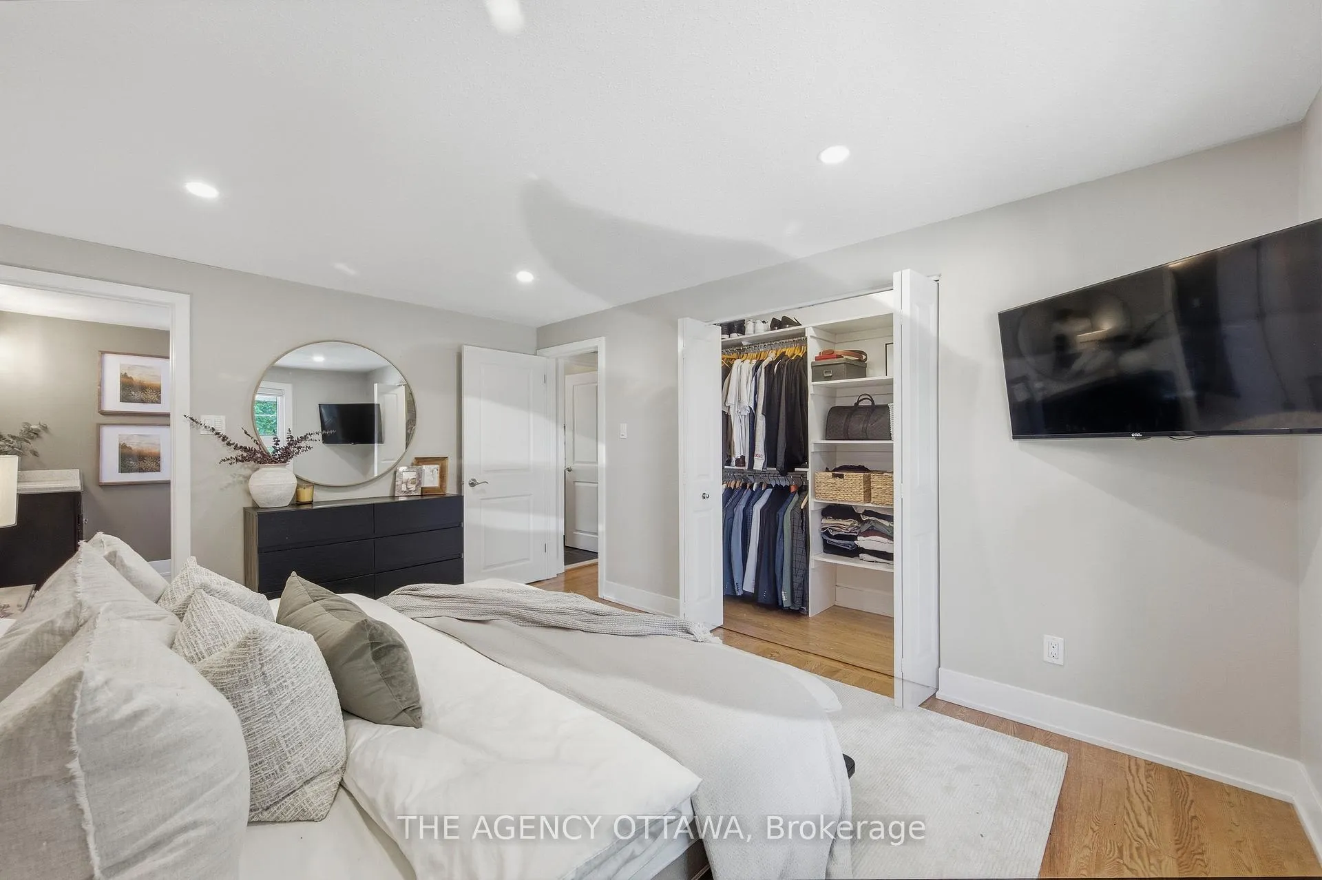 Photo 35 of 2184 Delmar Drive, Ottawa, Playfair Park — HOMEH