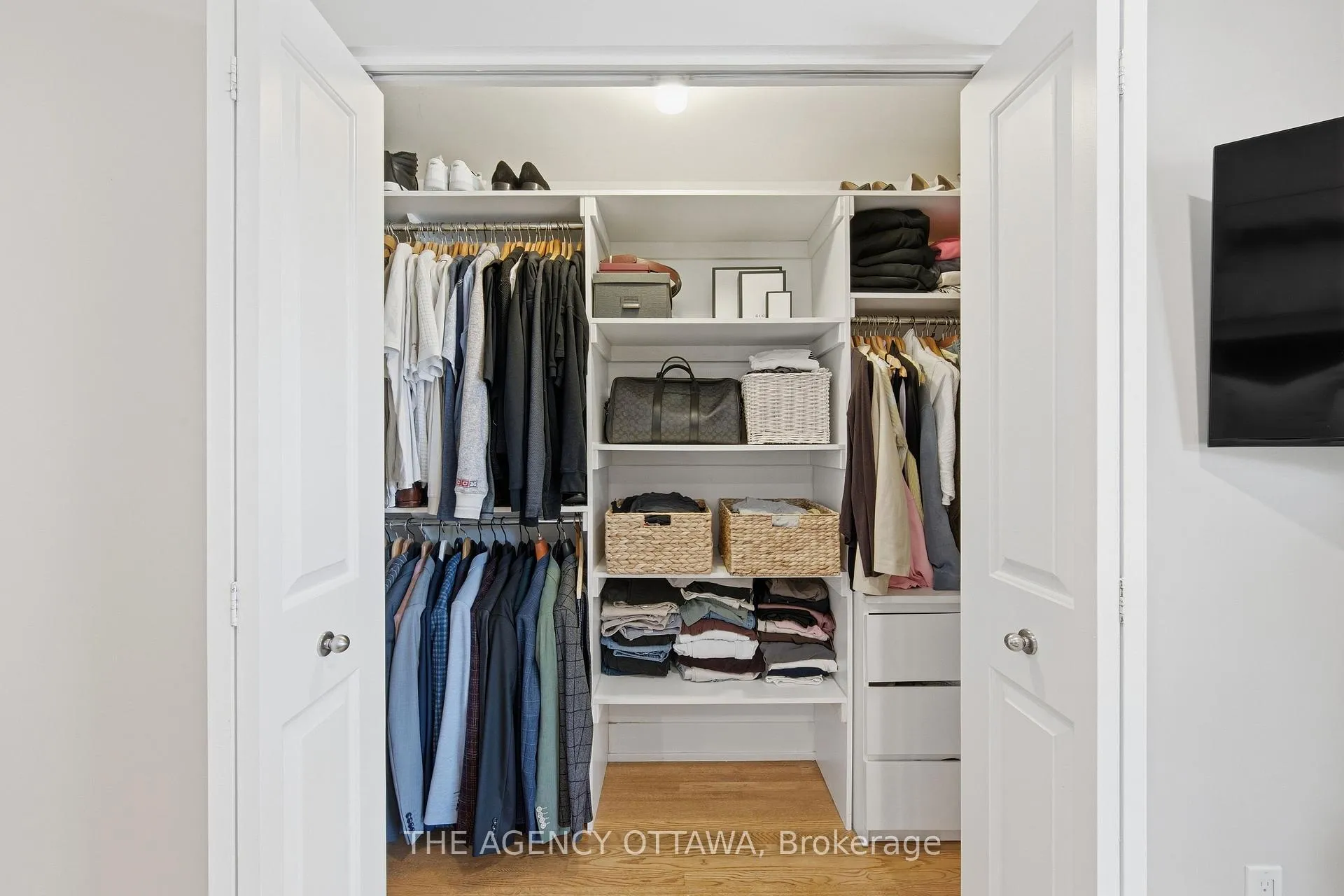 Photo 36 of 2184 Delmar Drive, Ottawa, Playfair Park — HOMEH