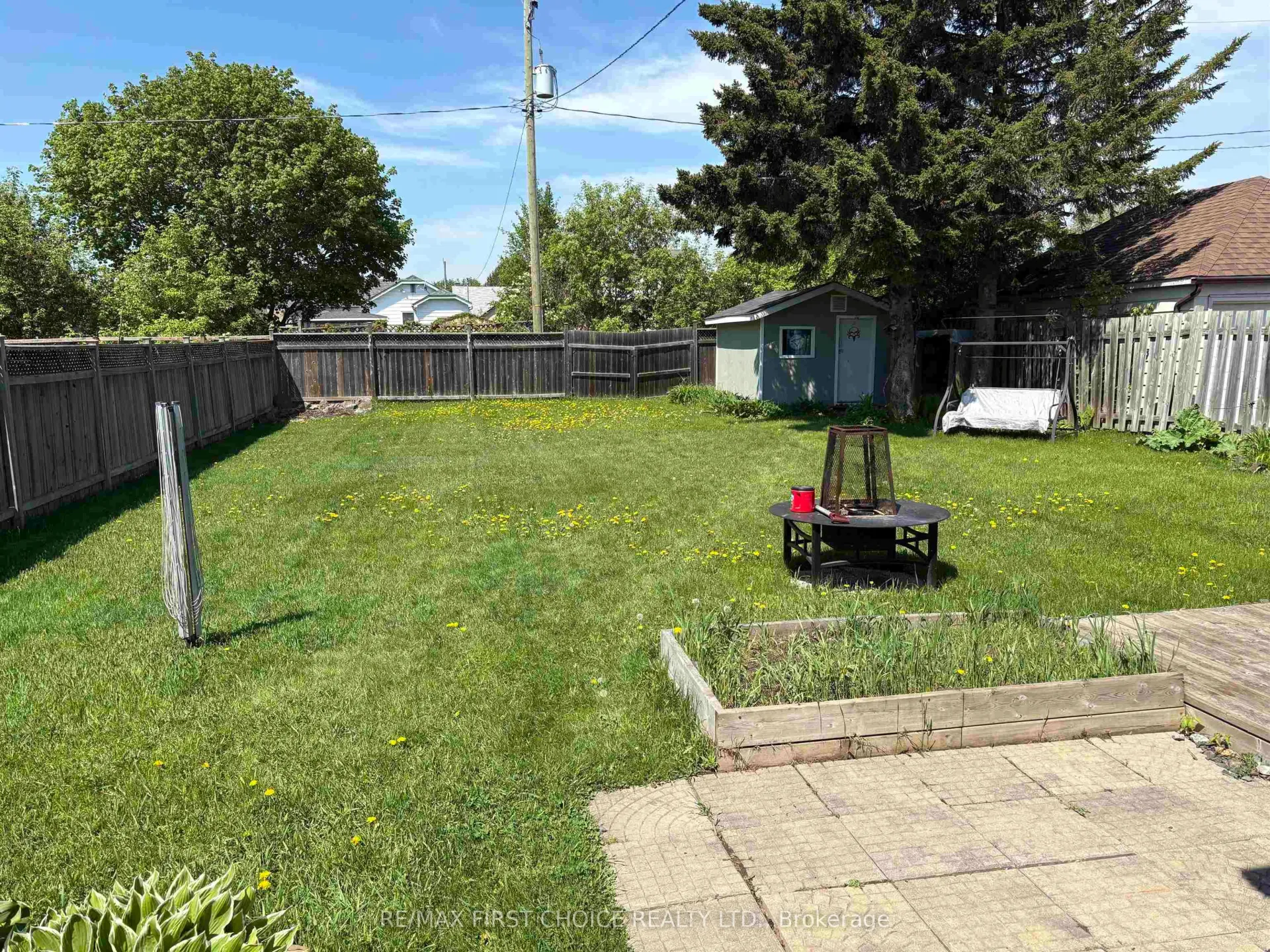 Photo 3 of 751 Sprague Street, Thunder Bay, Westfort — HOMEH