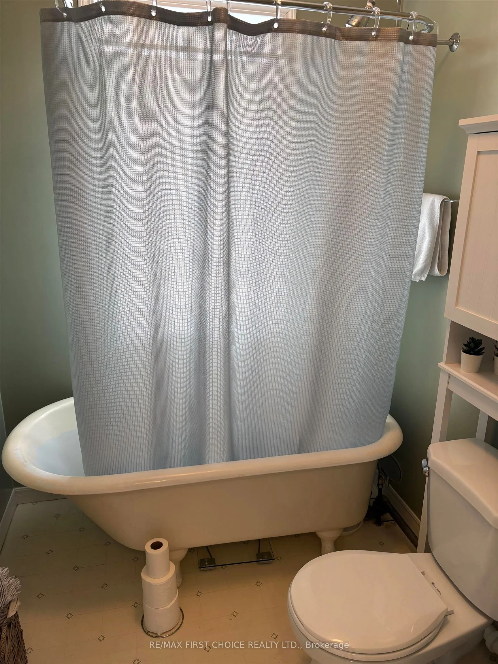 Photo 10 of 751 Sprague Street, Thunder Bay, Westfort — HOMEH