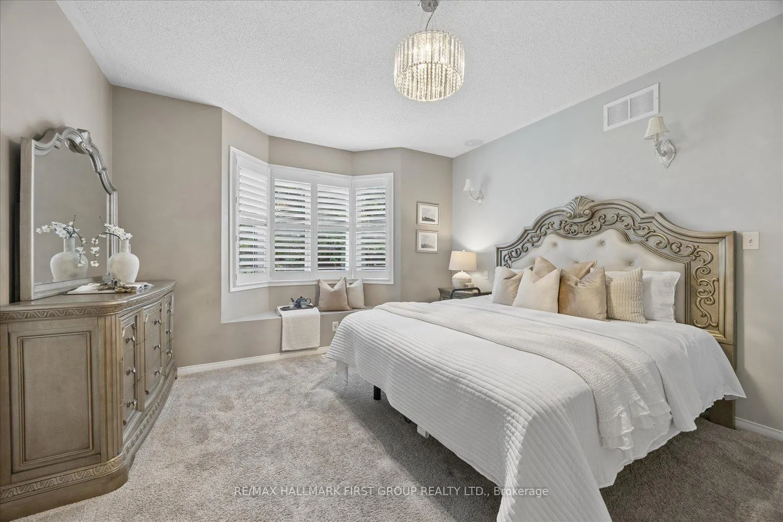 Photo 13 of 165 Northern Dancer Drive, Oshawa, Windfields — HOMEH