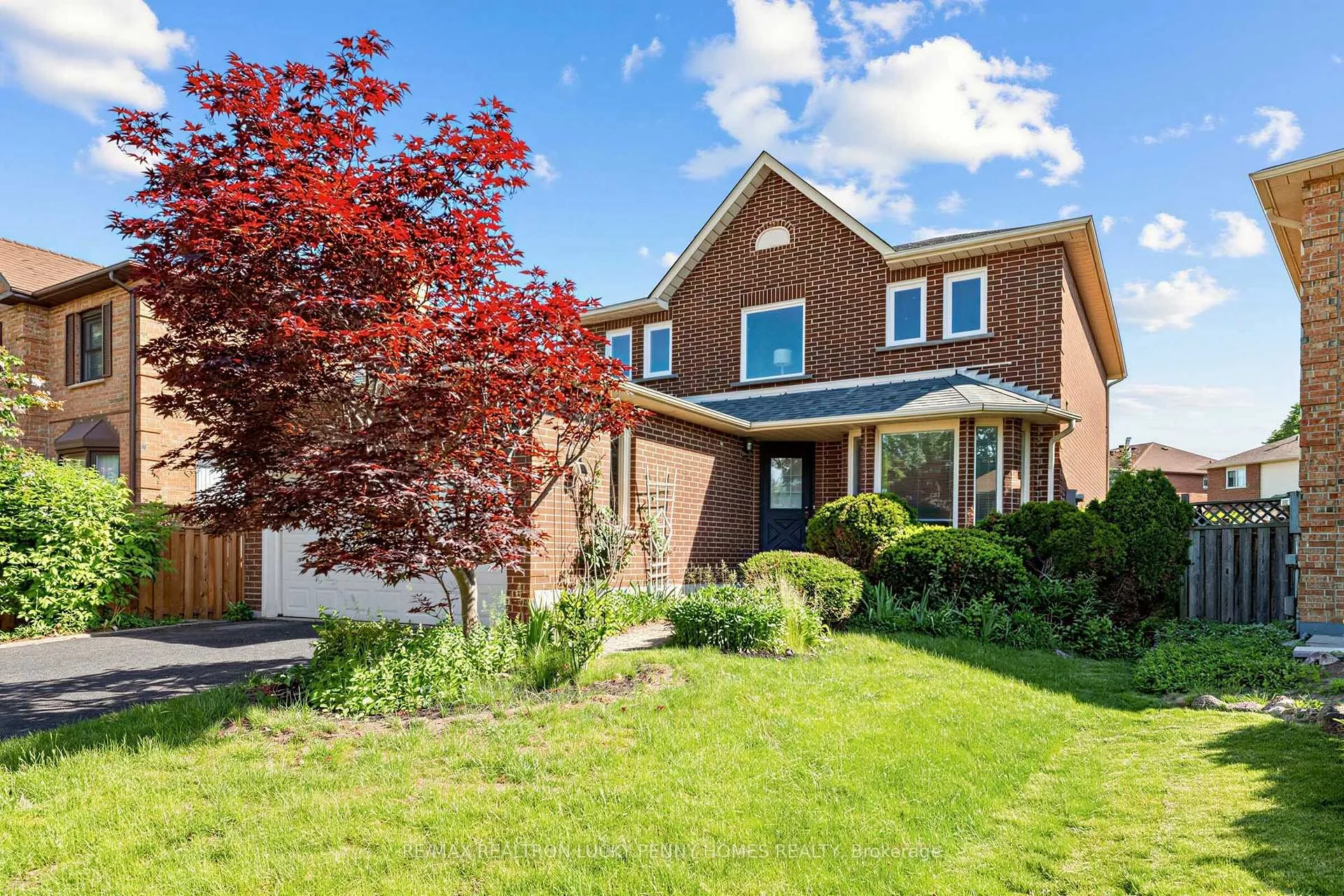 Photo 3 of 19 Norwich Drive, Markham, Raymerville — HOMEH