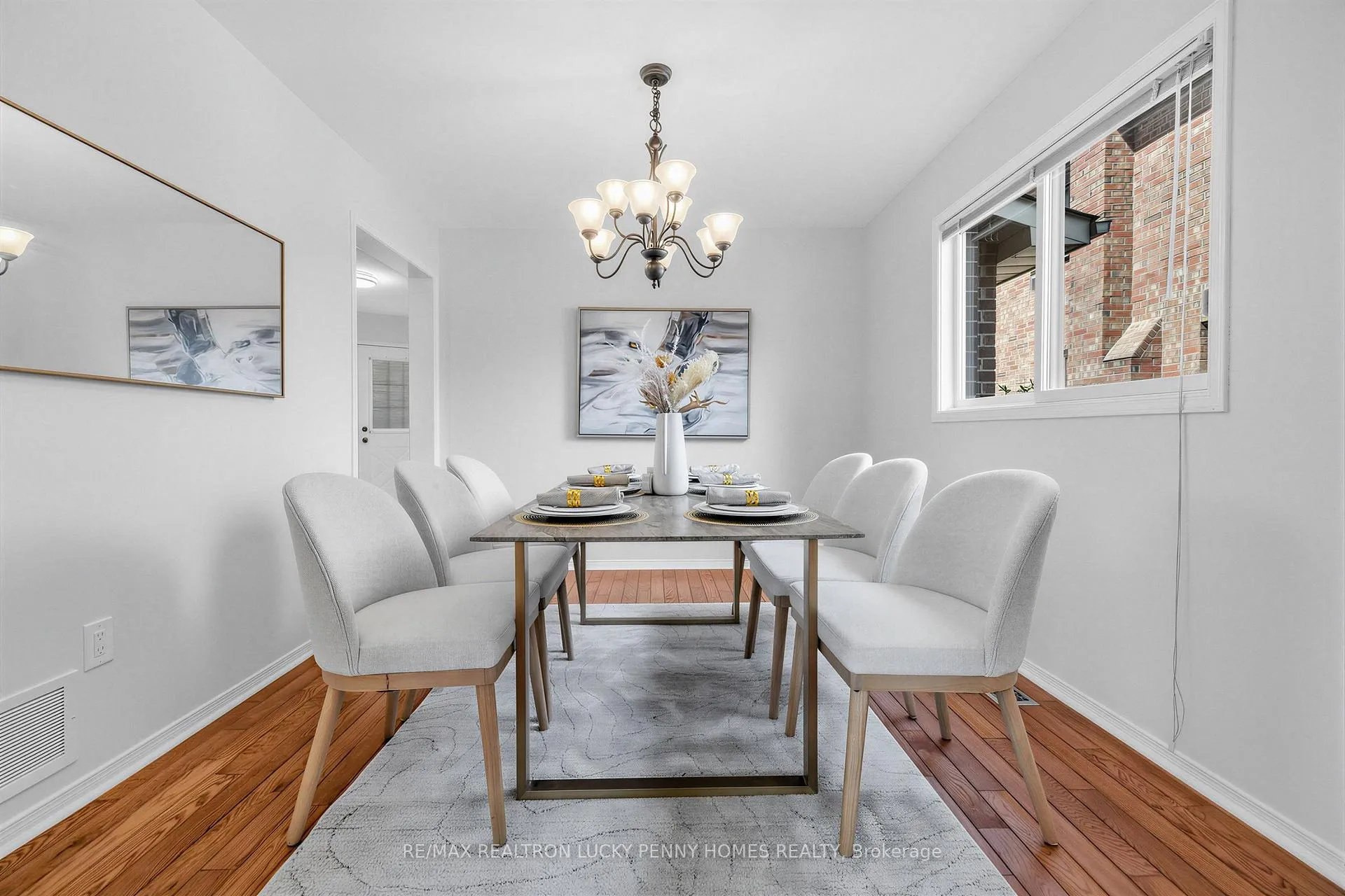 Photo 9 of 19 Norwich Drive, Markham, Raymerville — HOMEH
