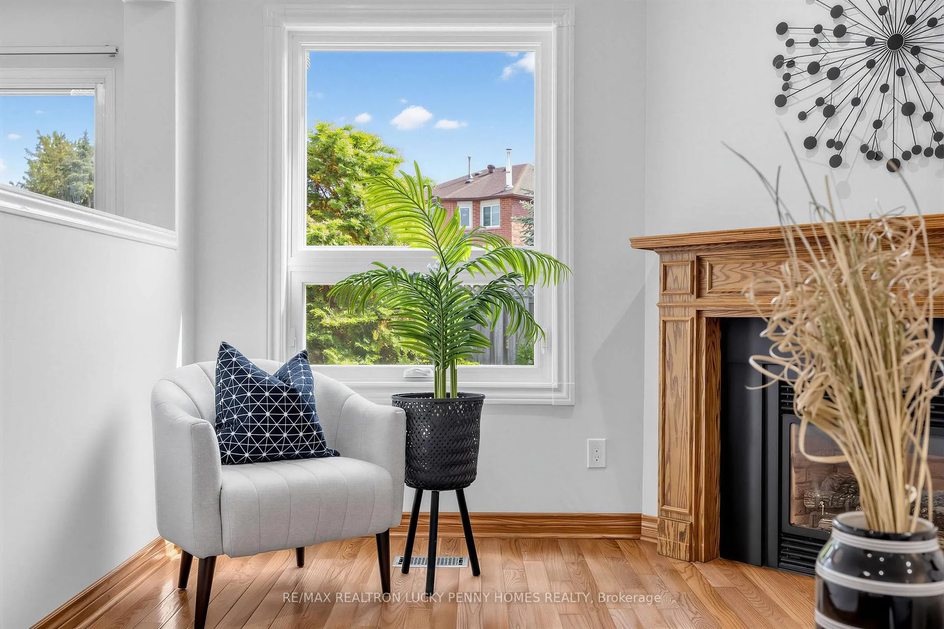 Photo 17 of 19 Norwich Drive, Markham, Raymerville — HOMEH