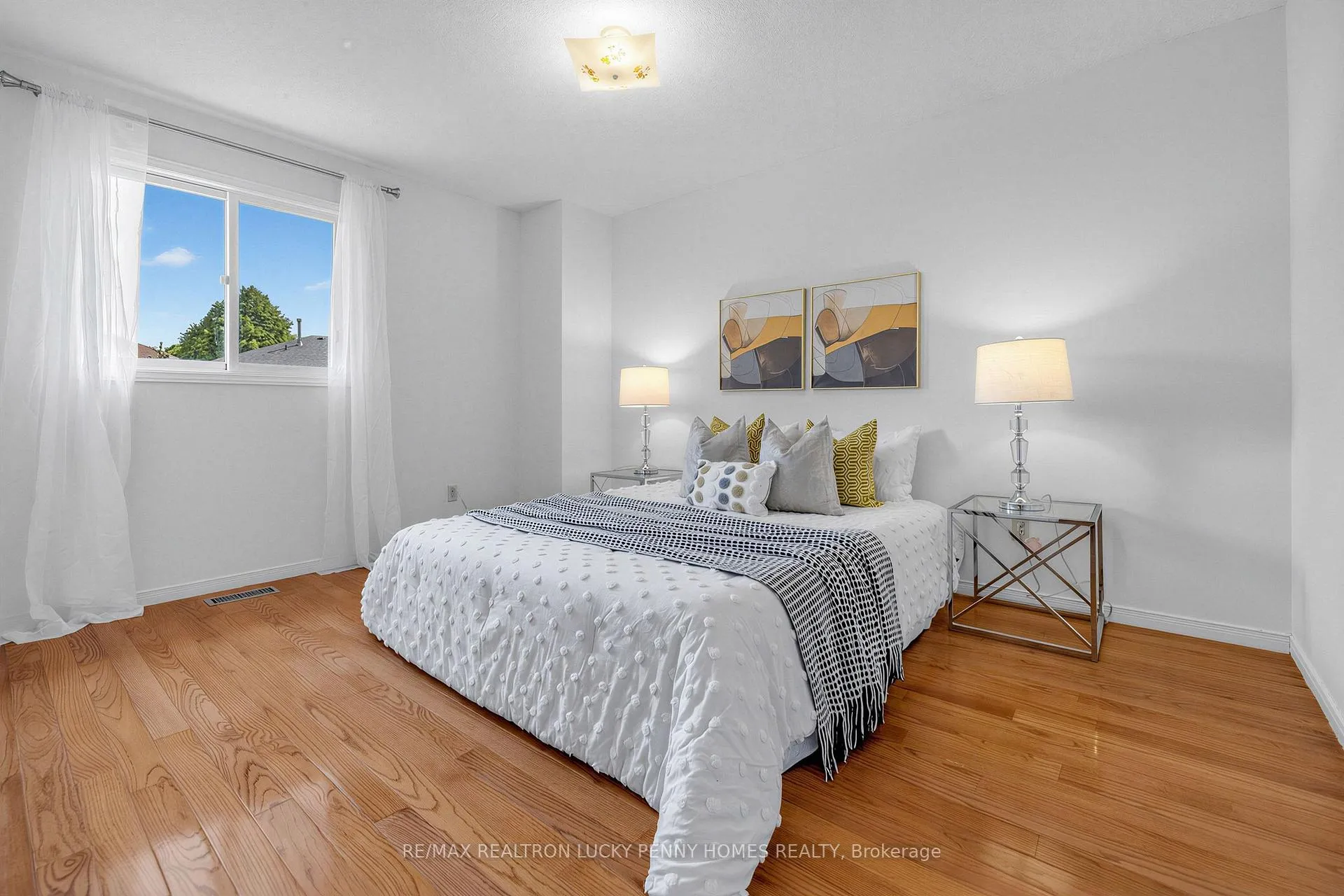 Photo 24 of 19 Norwich Drive, Markham, Raymerville — HOMEH