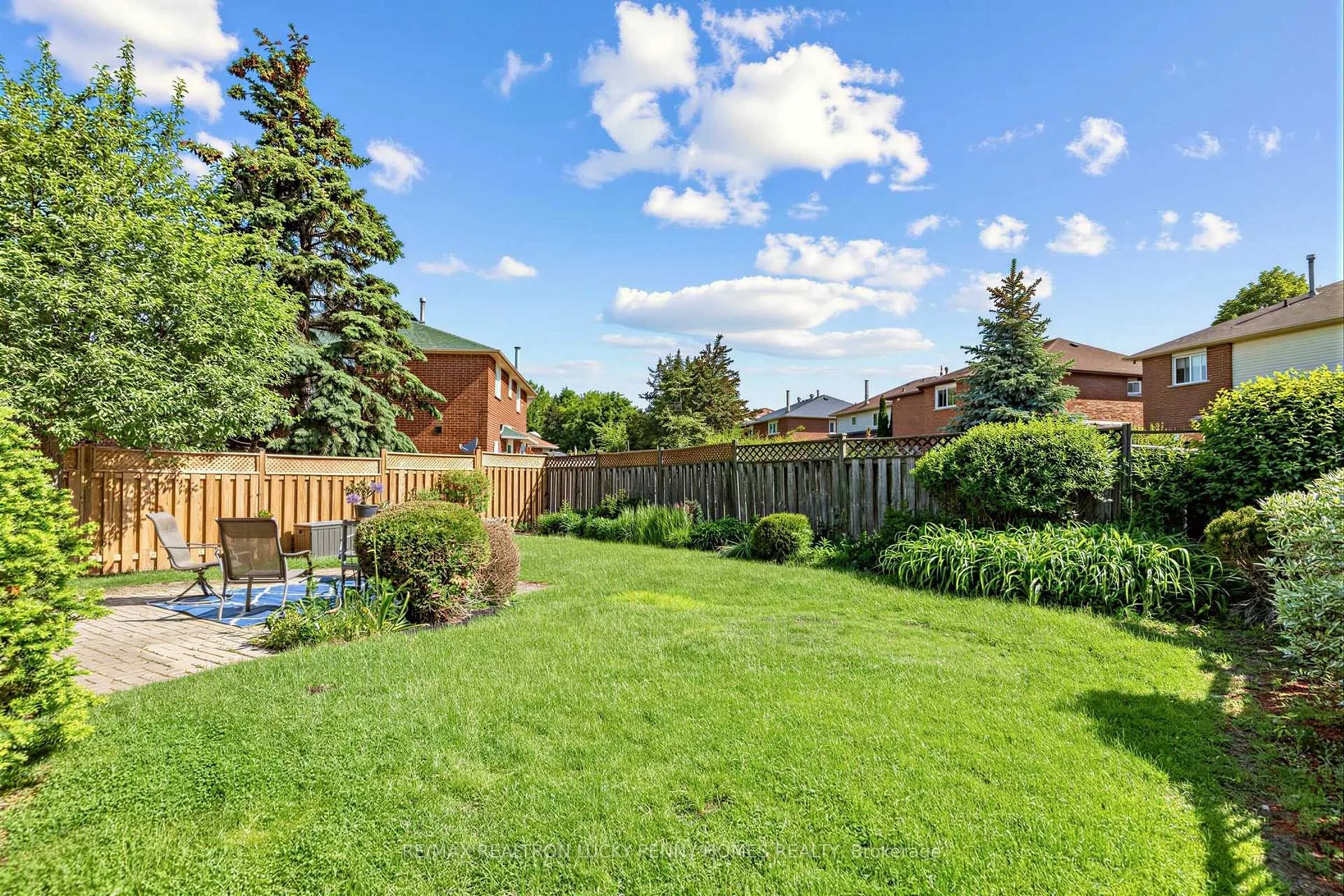 Photo 28 of 19 Norwich Drive, Markham, Raymerville — HOMEH