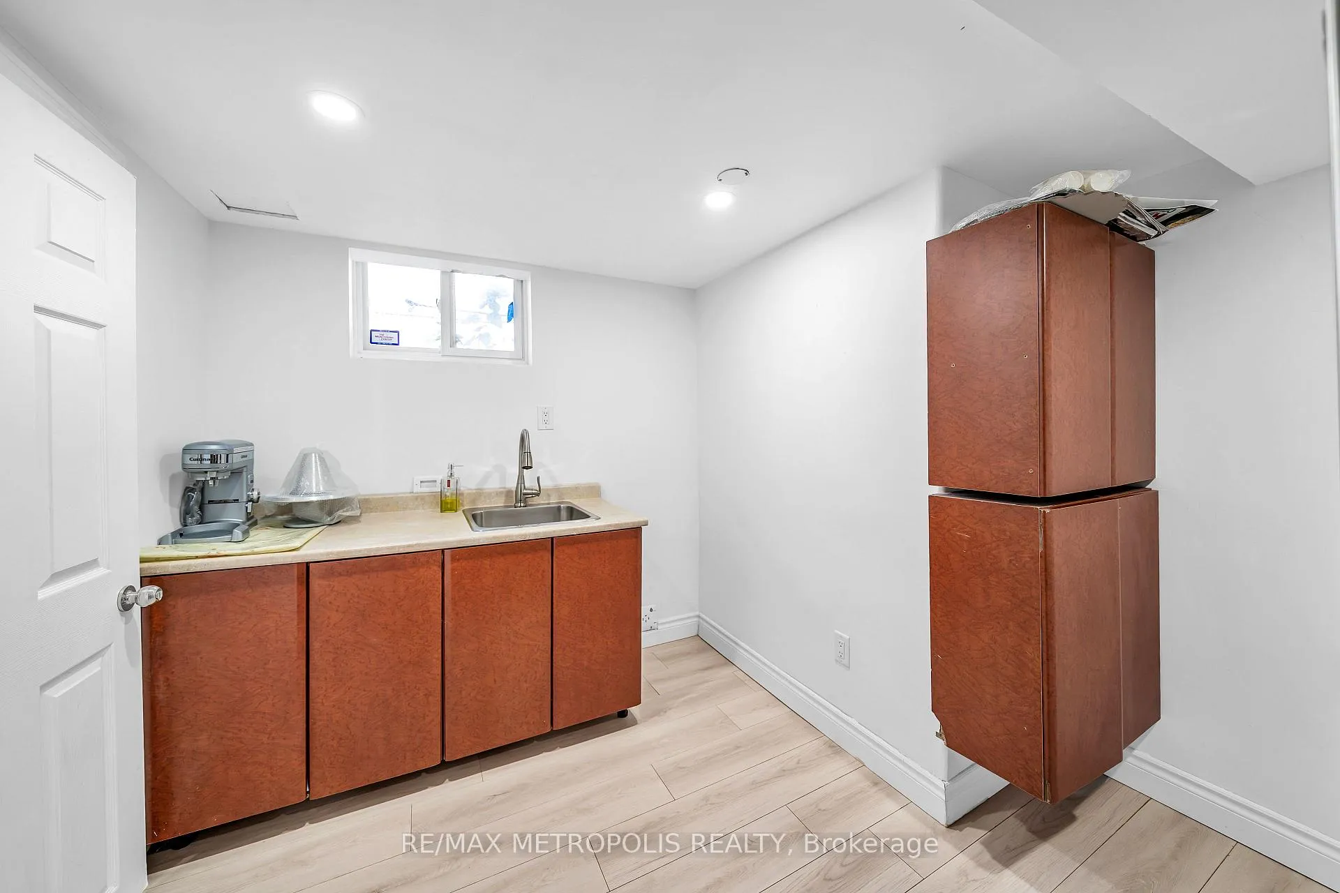 Photo 6 of Unit Basement, 834 Sanok Drive, Pickering, West Shore — HOMEH