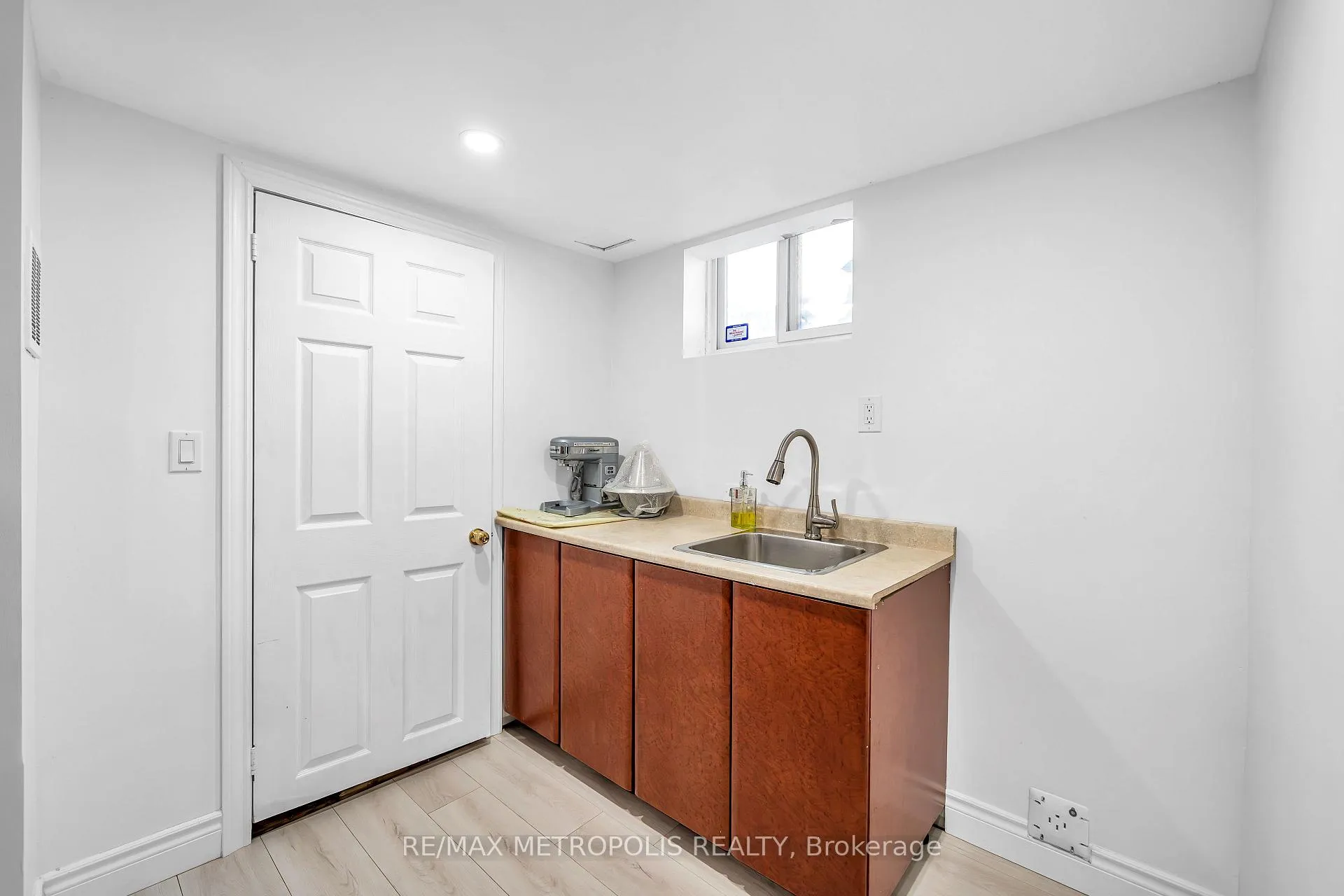 Photo 7 of Unit Basement, 834 Sanok Drive, Pickering, West Shore — HOMEH