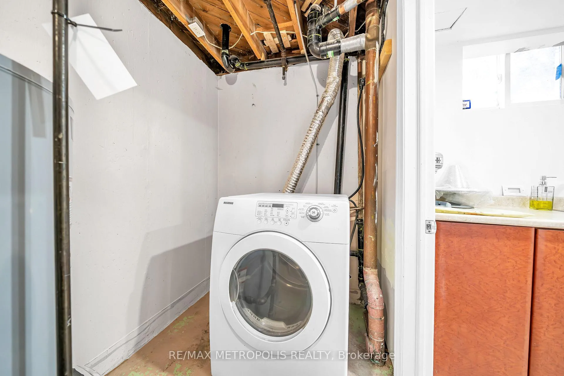 Photo 9 of Unit Basement, 834 Sanok Drive, Pickering, West Shore — HOMEH