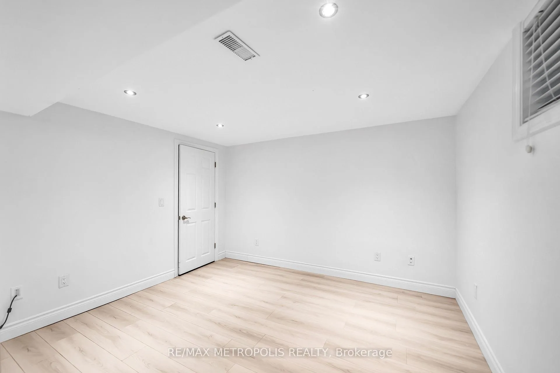 Photo 15 of Unit Basement, 834 Sanok Drive, Pickering, West Shore — HOMEH