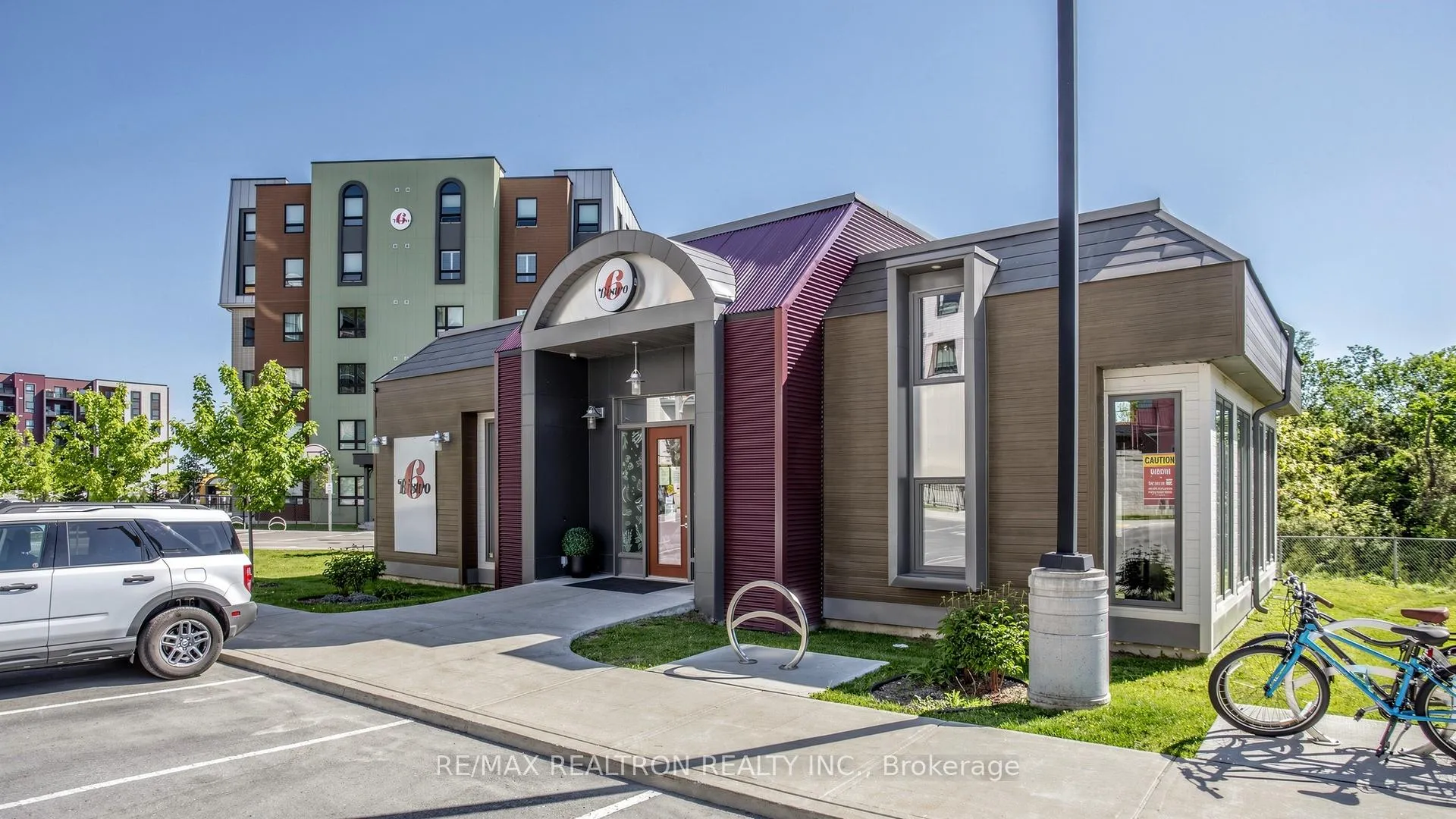Photo 2 of Unit 408, 10 Culinary Lane, Barrie, Rural Barrie Southeast — HOMEH