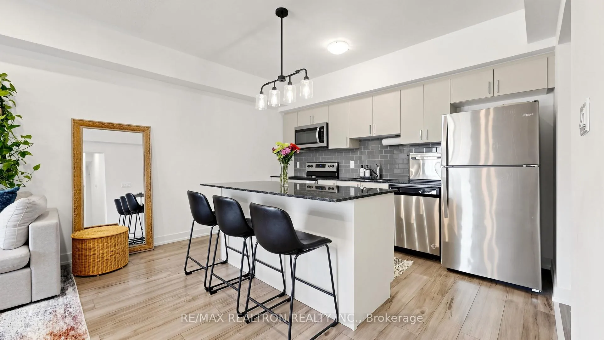 Photo 10 of Unit 408, 10 Culinary Lane, Barrie, Rural Barrie Southeast — HOMEH