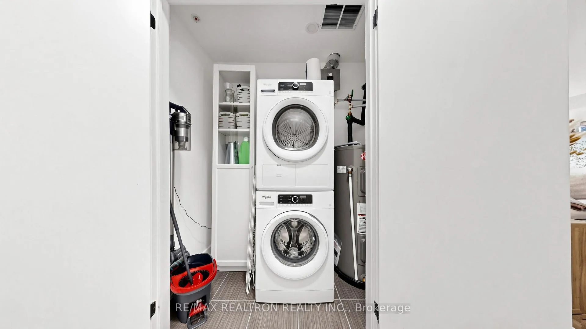 Photo 18 of Unit 408, 10 Culinary Lane, Barrie, Rural Barrie Southeast — HOMEH