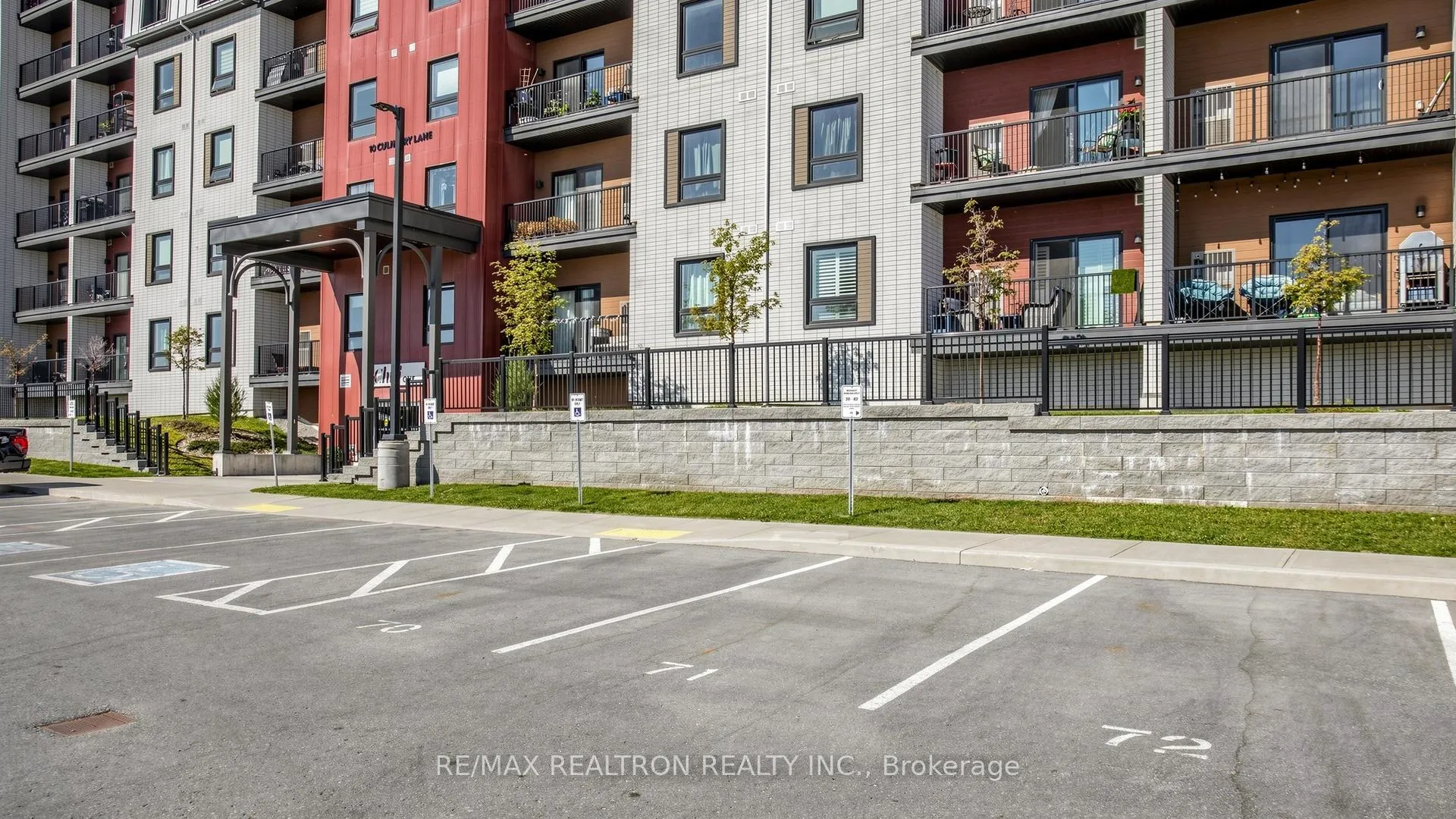 Photo 21 of Unit 408, 10 Culinary Lane, Barrie, Rural Barrie Southeast — HOMEH