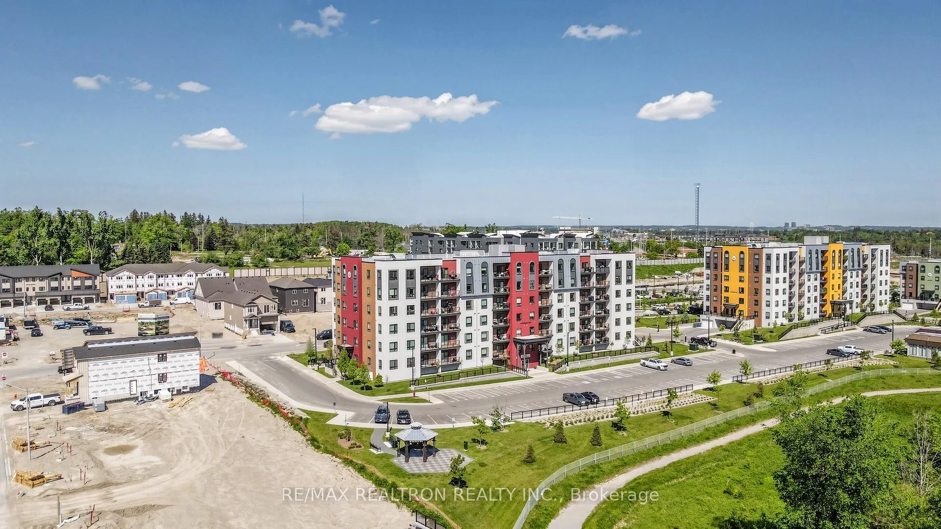 Photo 32 of Unit 408, 10 Culinary Lane, Barrie, Rural Barrie Southeast — HOMEH