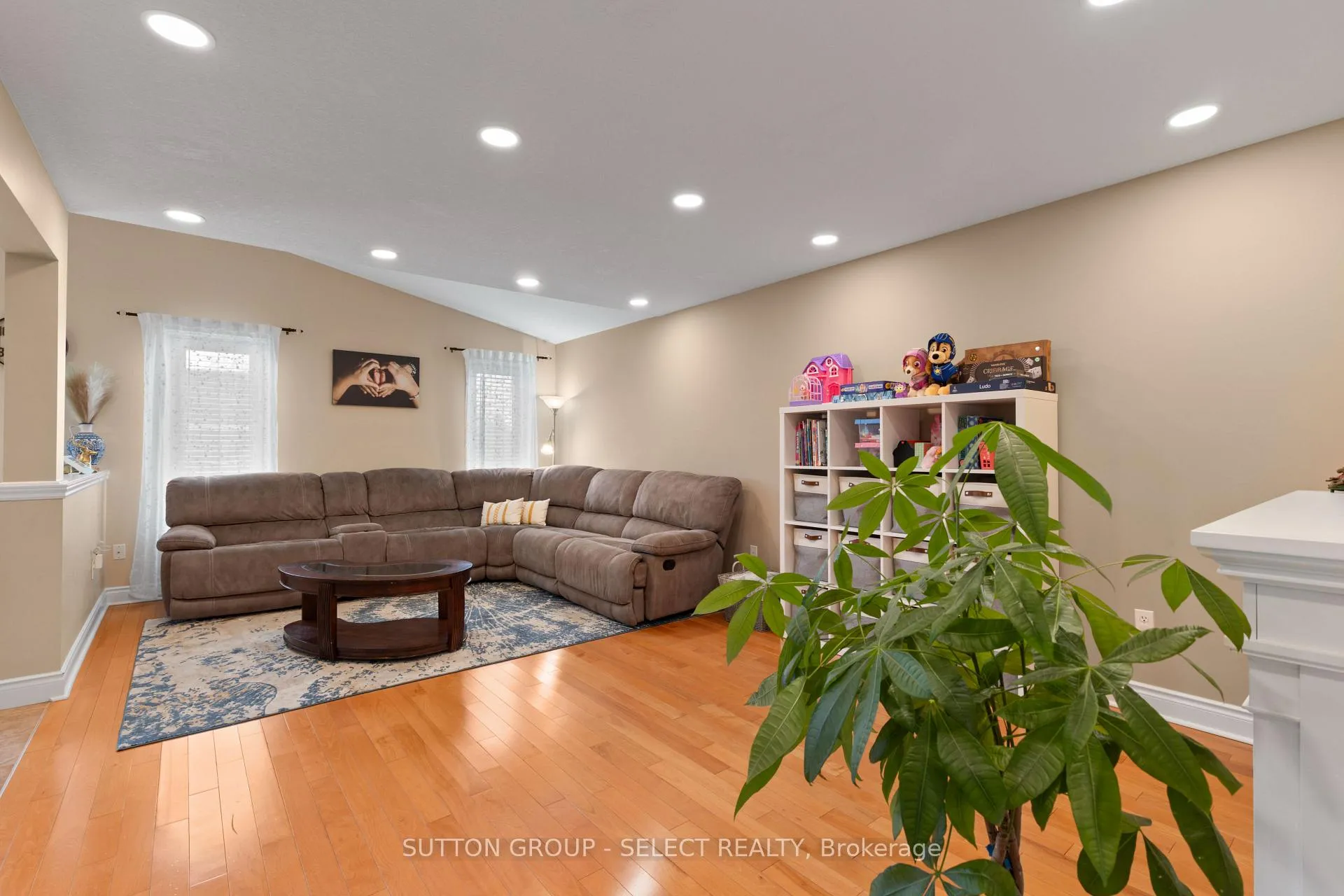 Photo 7 of 1741 Stackhouse Avenue, London, North C — HOMEH