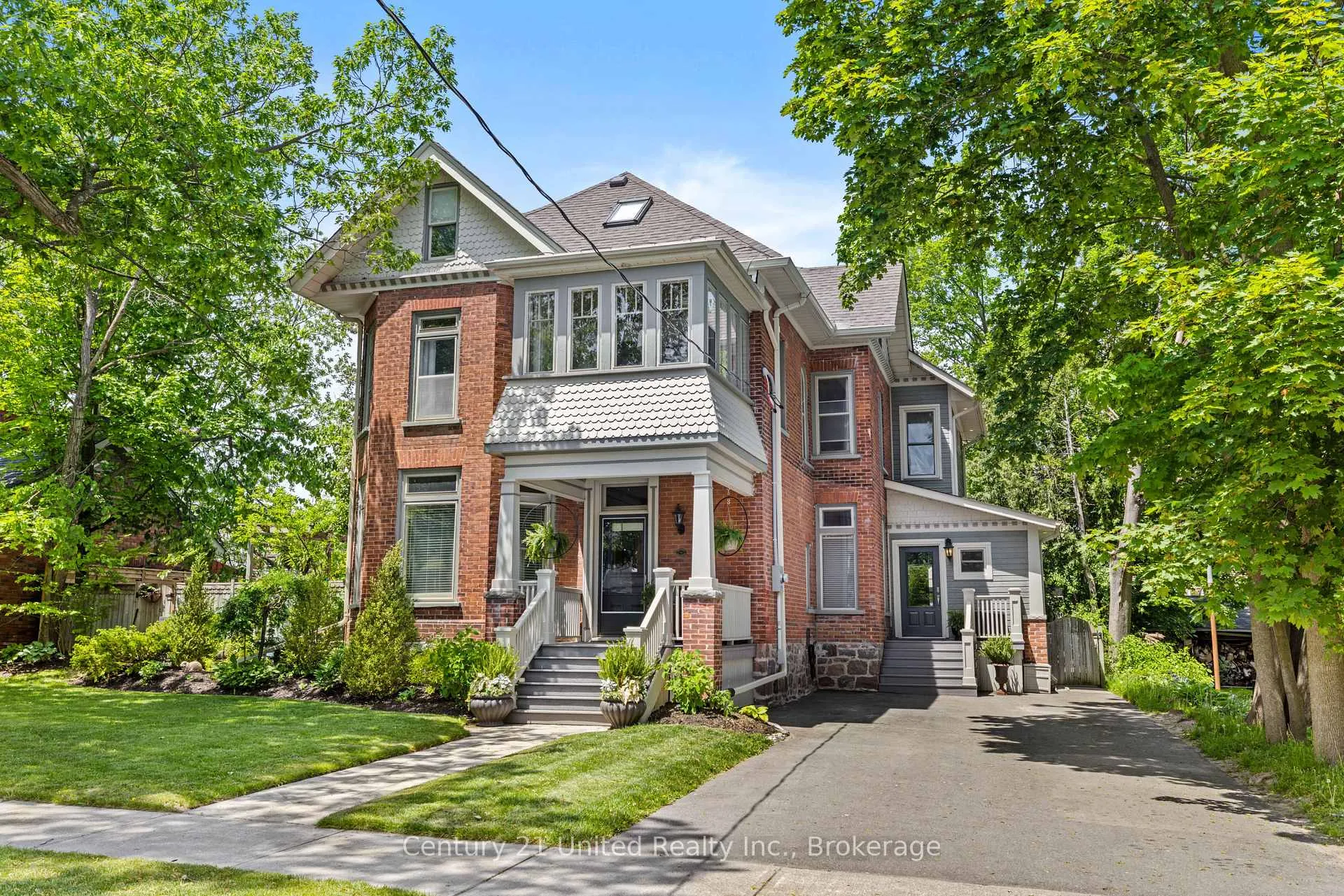 Photo 1 of 186 Aberdeen Avenue, Peterborough, Northcrest Ward 5 — HOMEH