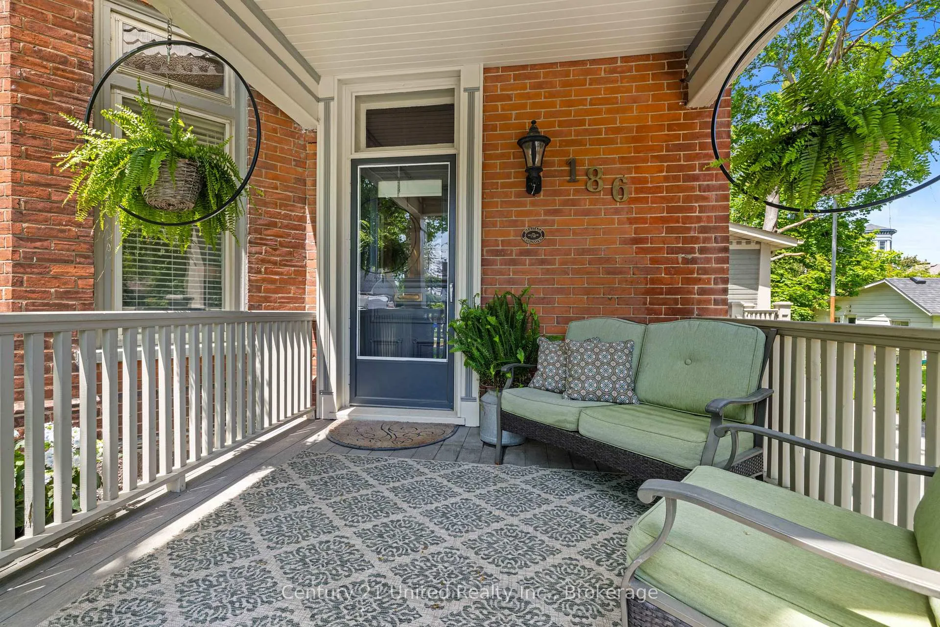 Photo 2 of 186 Aberdeen Avenue, Peterborough, Northcrest Ward 5 — HOMEH