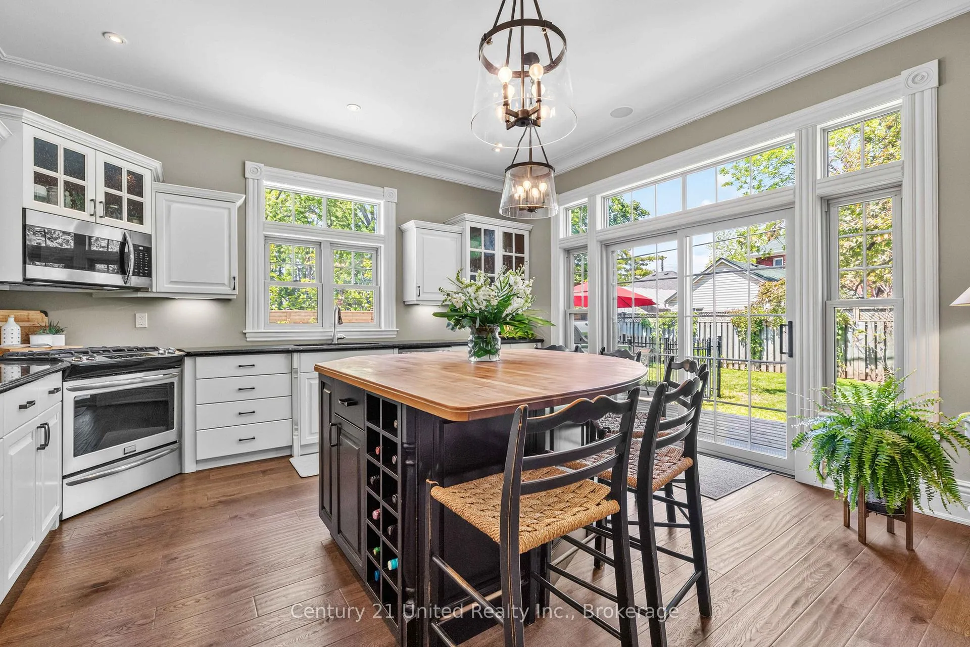 Photo 15 of 186 Aberdeen Avenue, Peterborough, Northcrest Ward 5 — HOMEH
