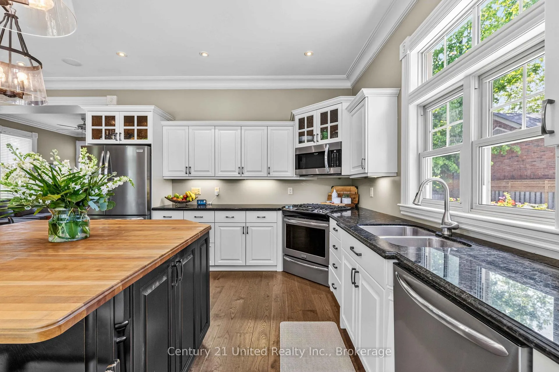 Photo 16 of 186 Aberdeen Avenue, Peterborough, Northcrest Ward 5 — HOMEH
