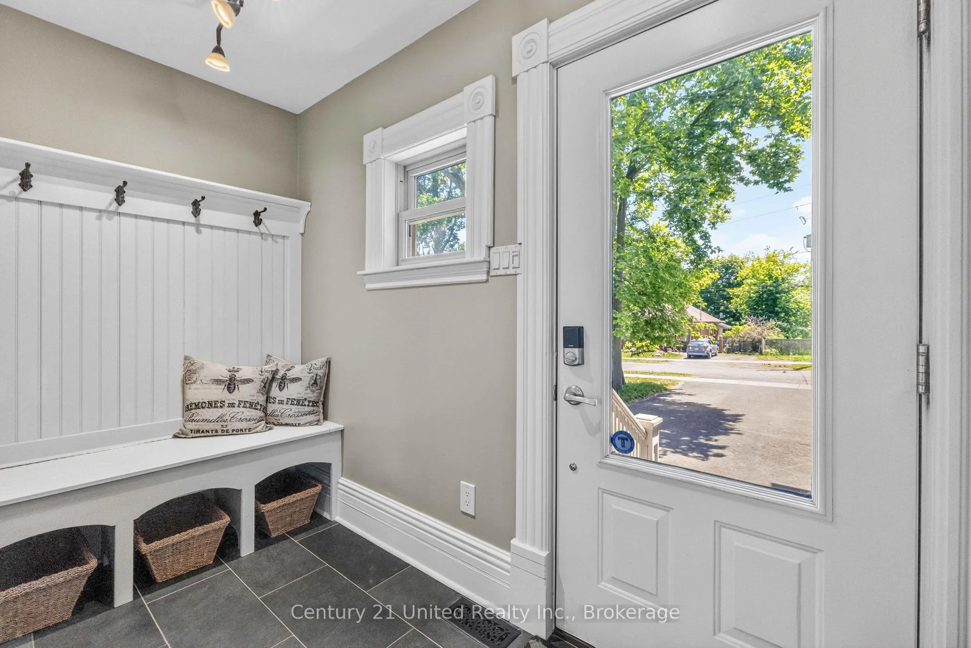 Photo 18 of 186 Aberdeen Avenue, Peterborough, Northcrest Ward 5 — HOMEH
