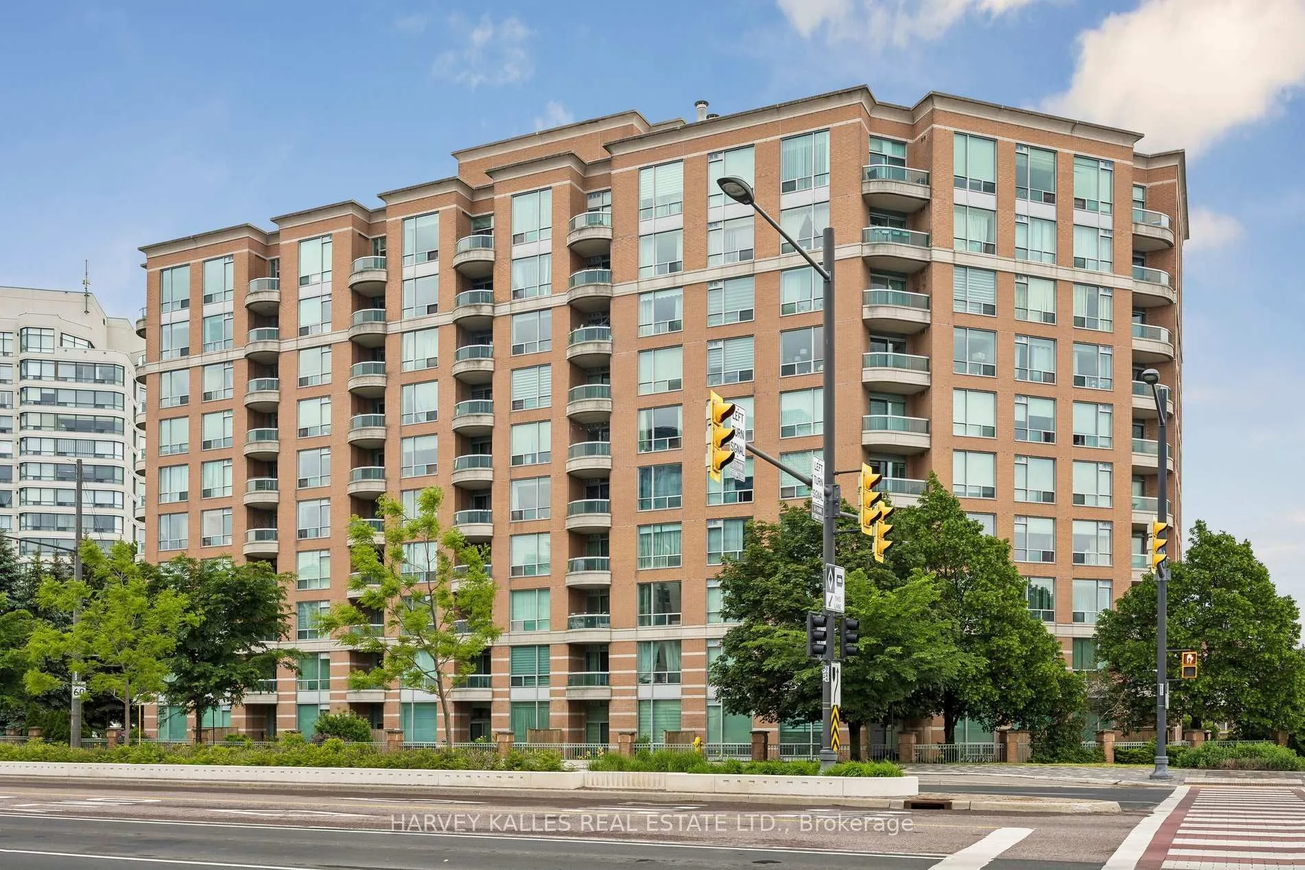 Photo 2 of Unit 302, 745 New Westminster Drive, Vaughan, Brownridge — HOMEH