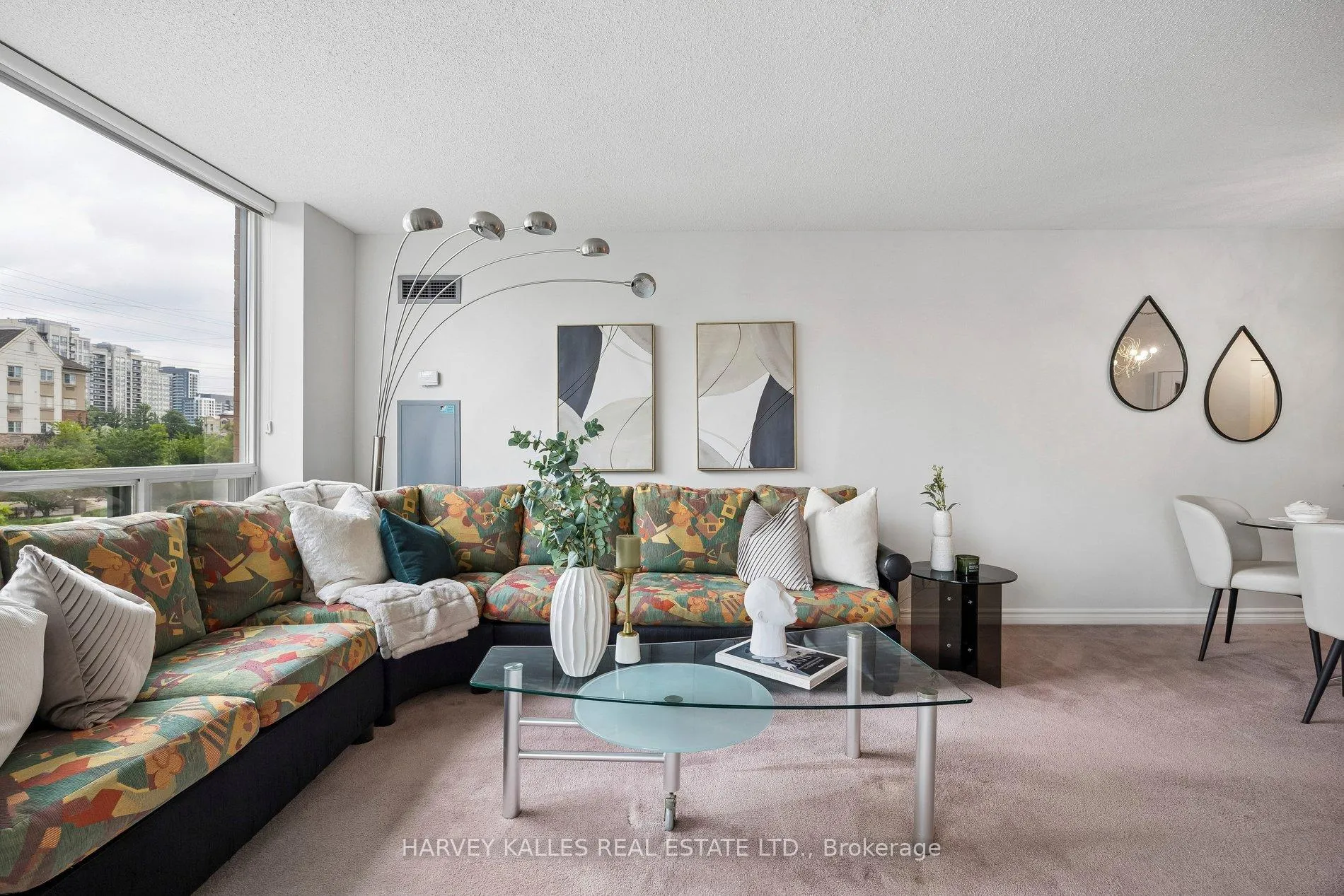 Photo 8 of Unit 302, 745 New Westminster Drive, Vaughan, Brownridge — HOMEH