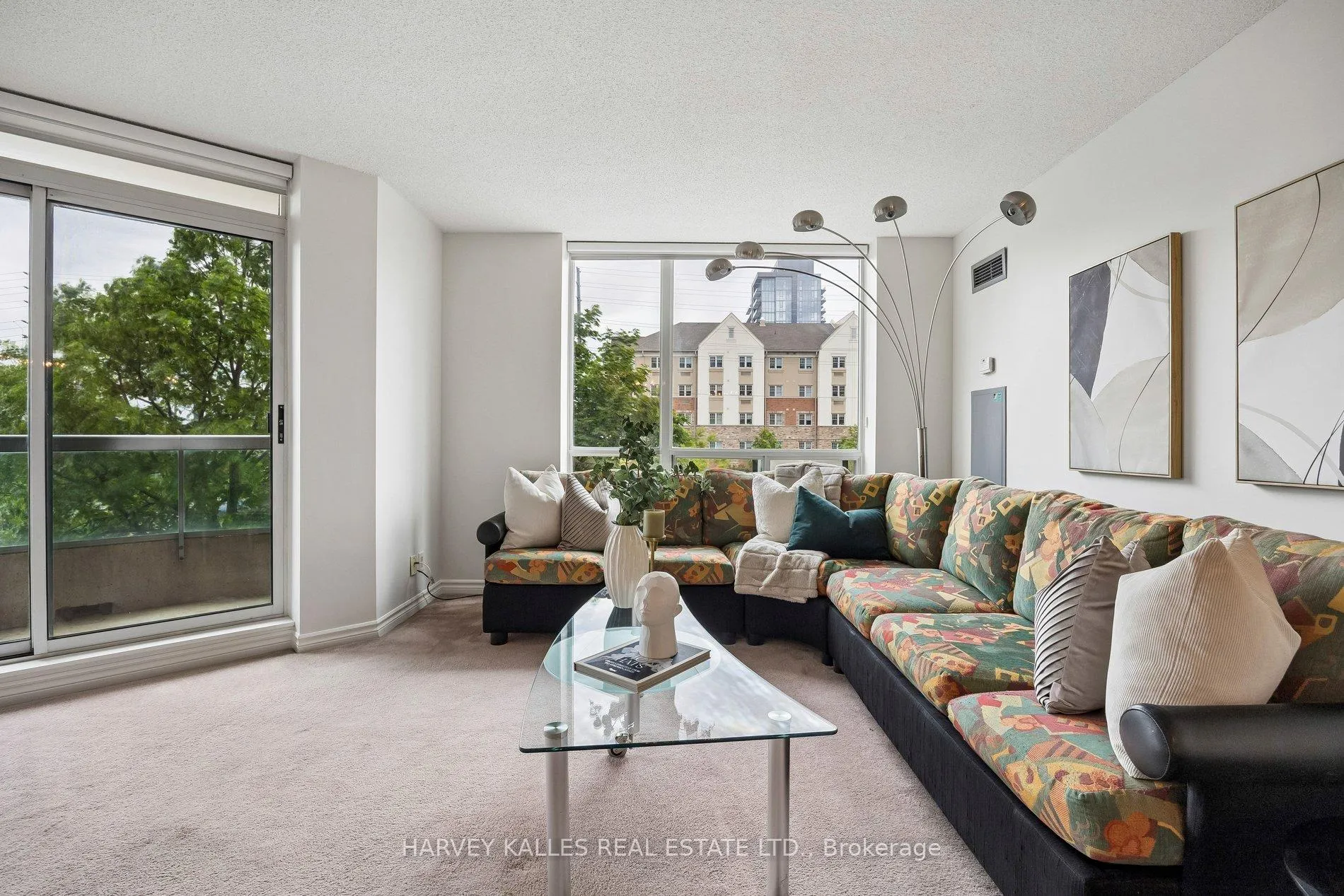 Photo 9 of Unit 302, 745 New Westminster Drive, Vaughan, Brownridge — HOMEH