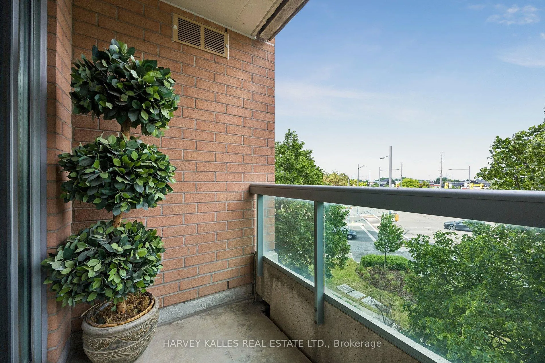 Photo 14 of Unit 302, 745 New Westminster Drive, Vaughan, Brownridge — HOMEH
