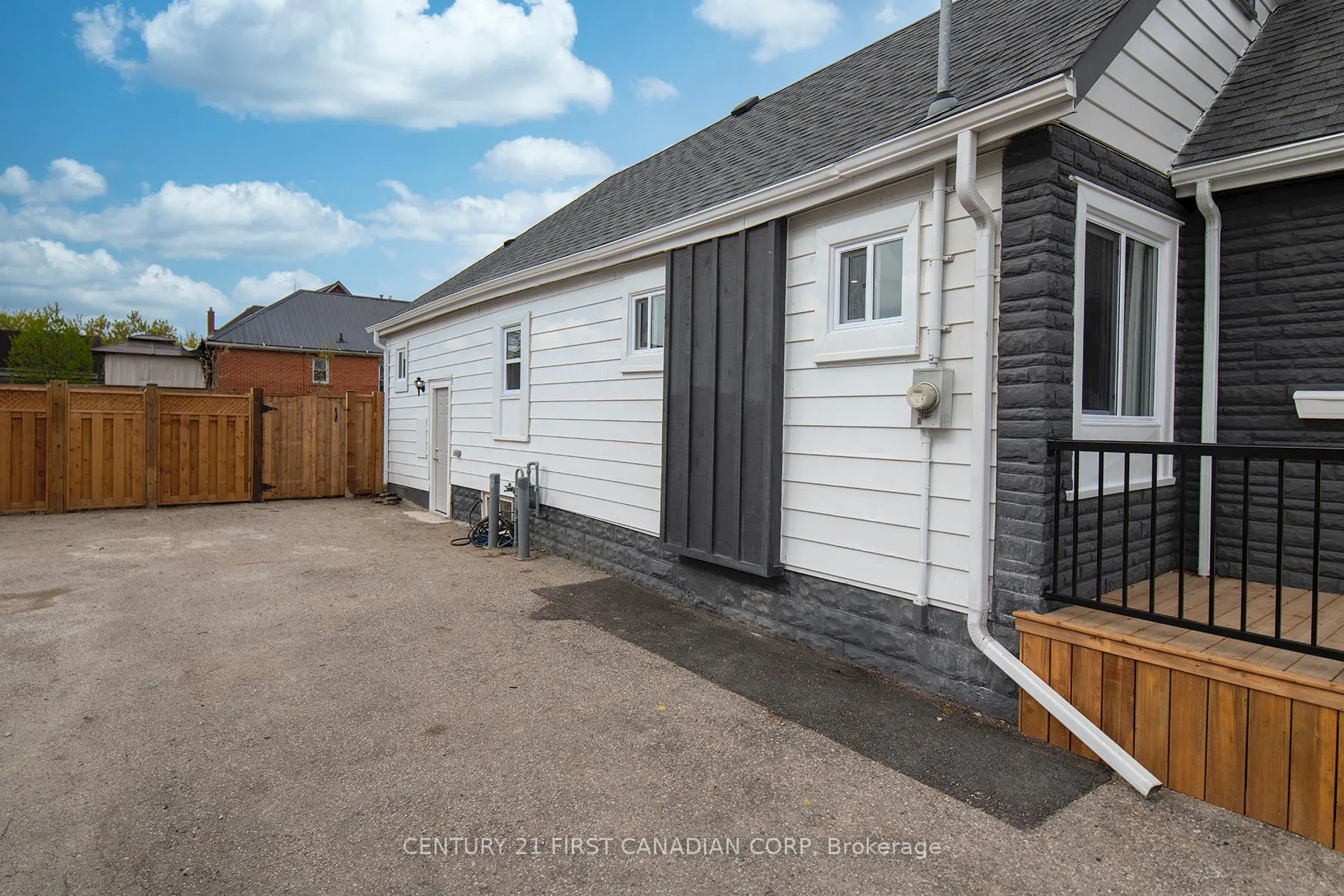 Photo 3 of 5 Briscoe Street W, London, South E — HOMEH