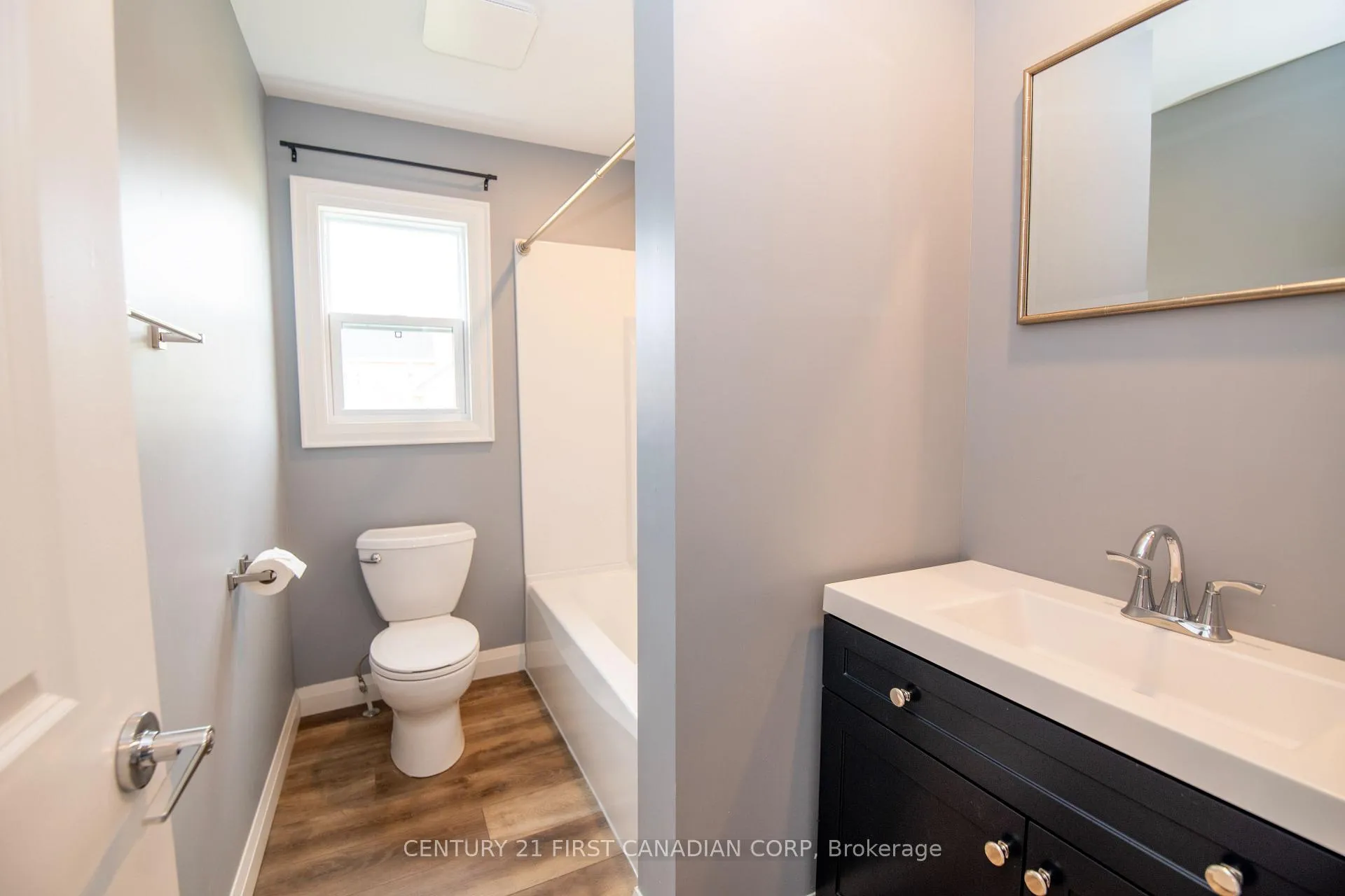 Photo 14 of 5 Briscoe Street W, London, South E — HOMEH
