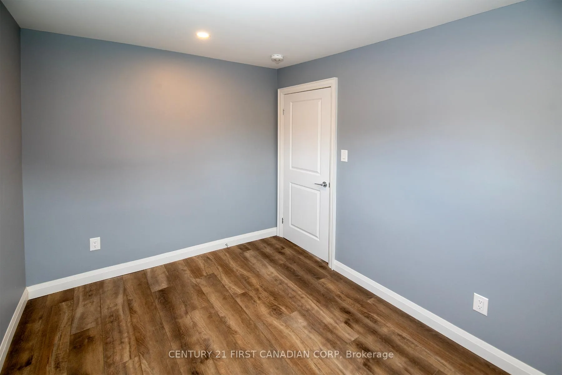 Photo 18 of 5 Briscoe Street W, London, South E — HOMEH